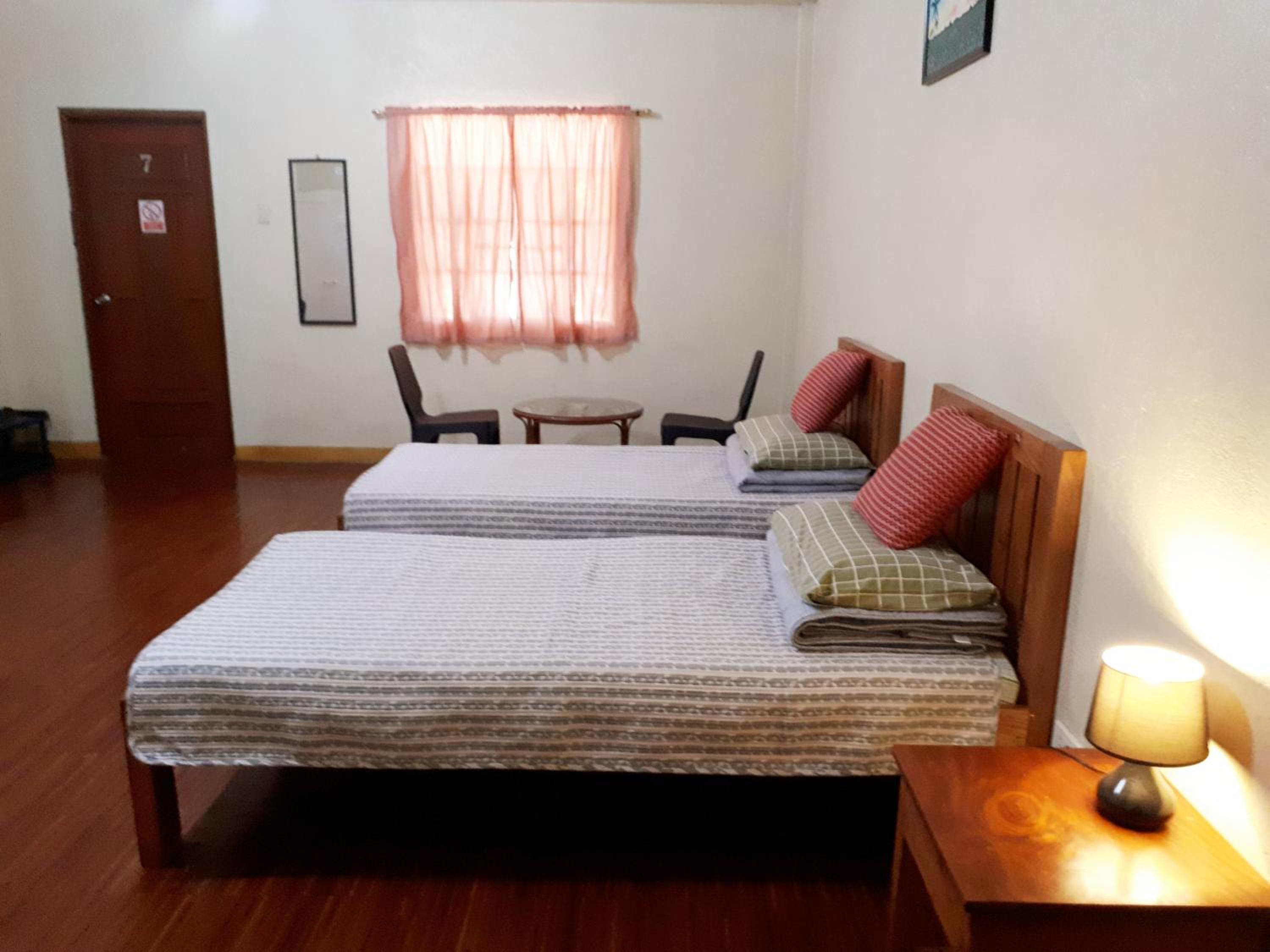 Twin Room - Photo 10