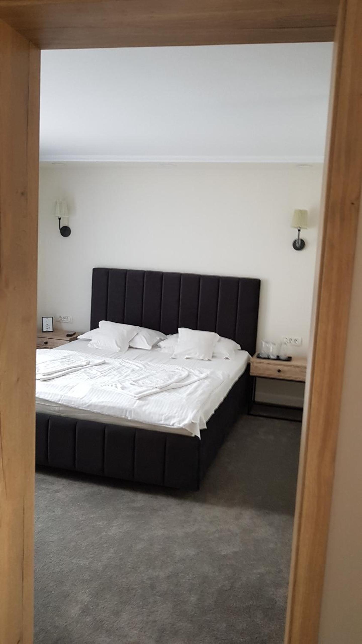 One-Bedroom Suite - Photo 5