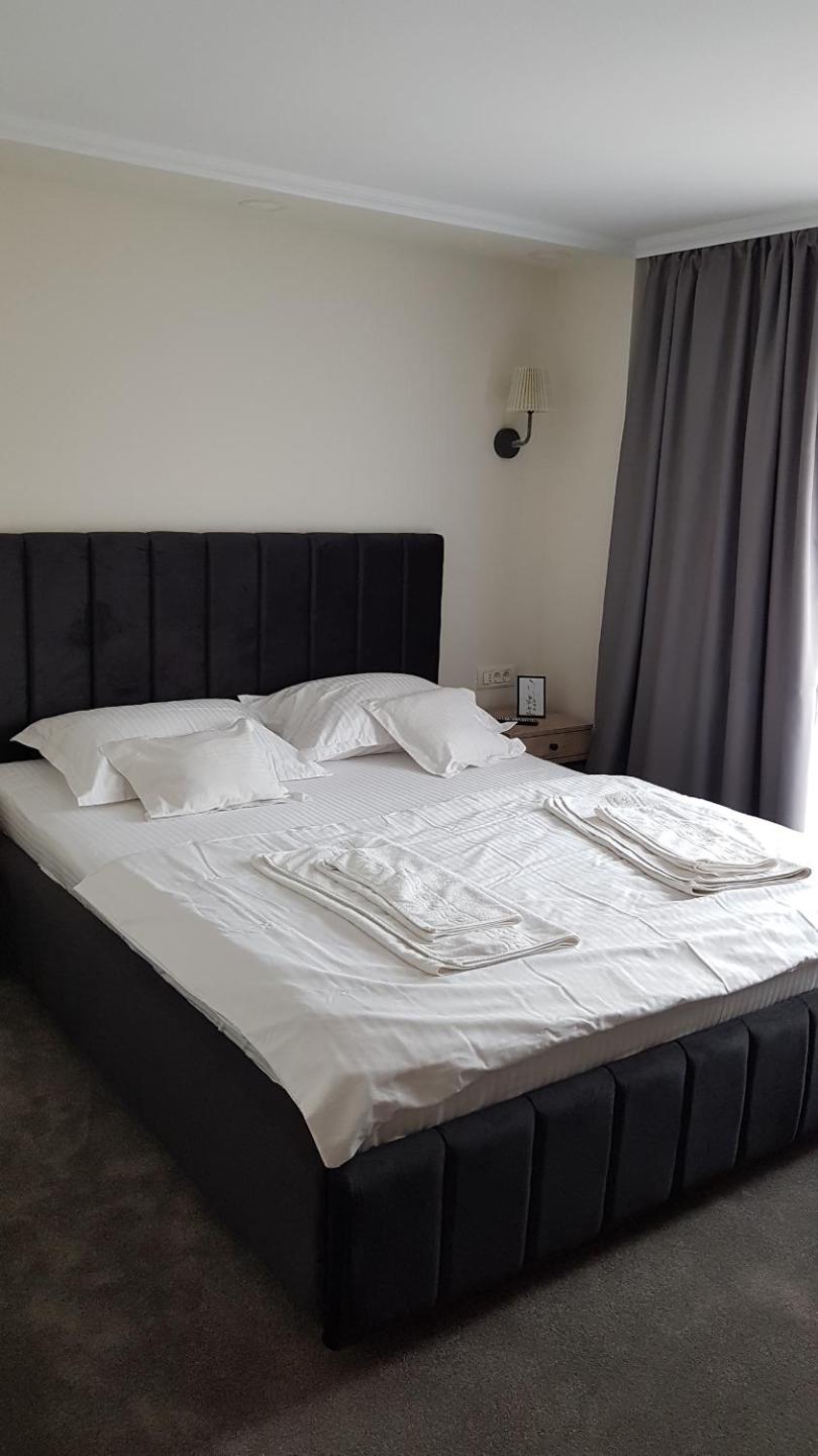 Double Room - Photo 6