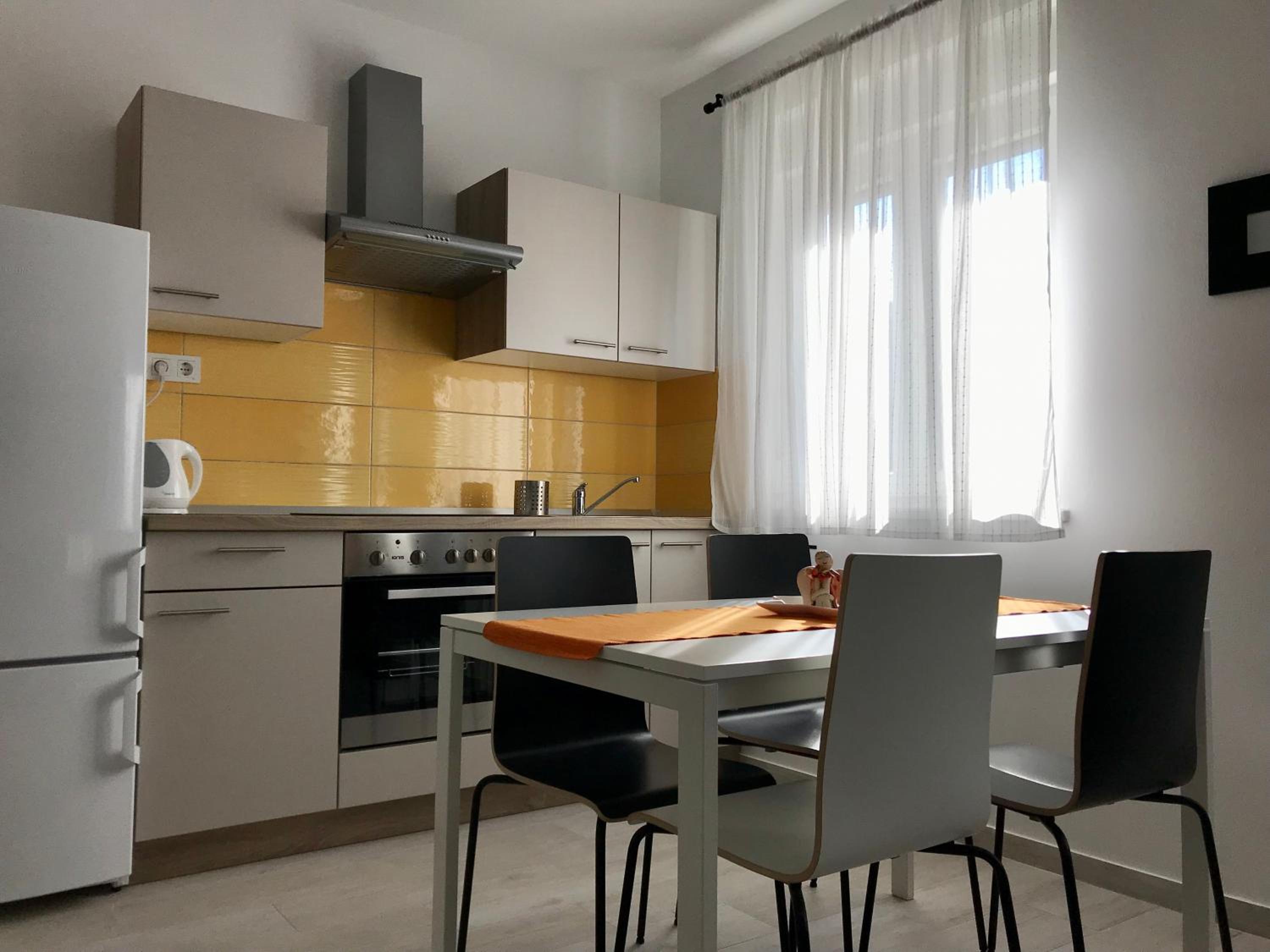 Apartment photo 3