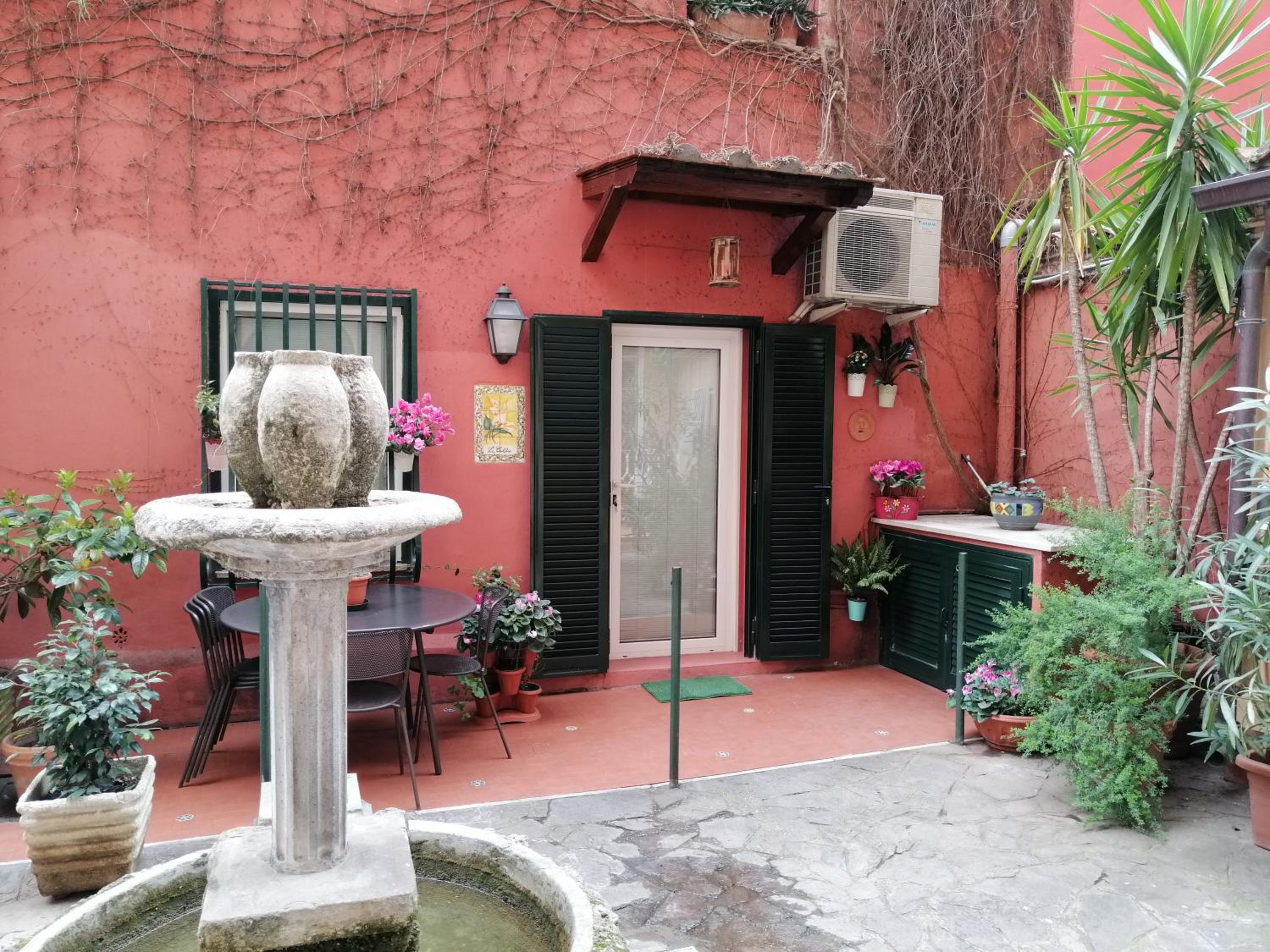 One-Bedroom Apartment photo 2