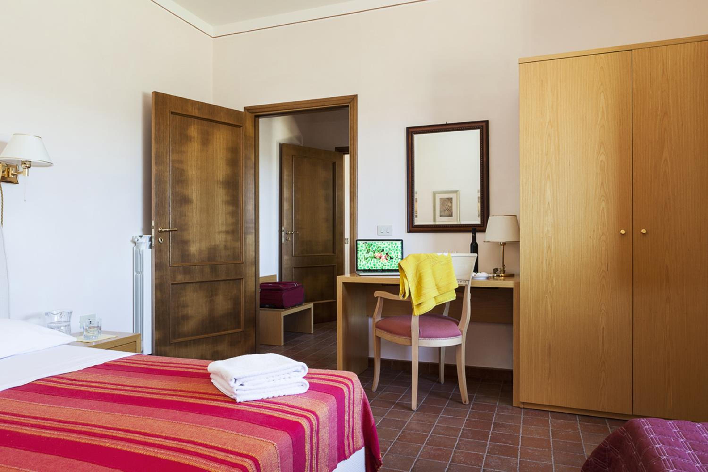One-Bedroom Suite photo 1