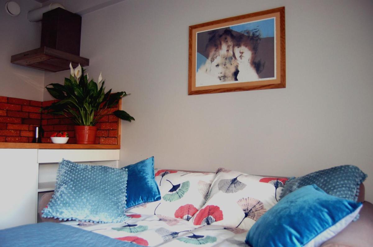 One-Bedroom Apartment - Photo 6