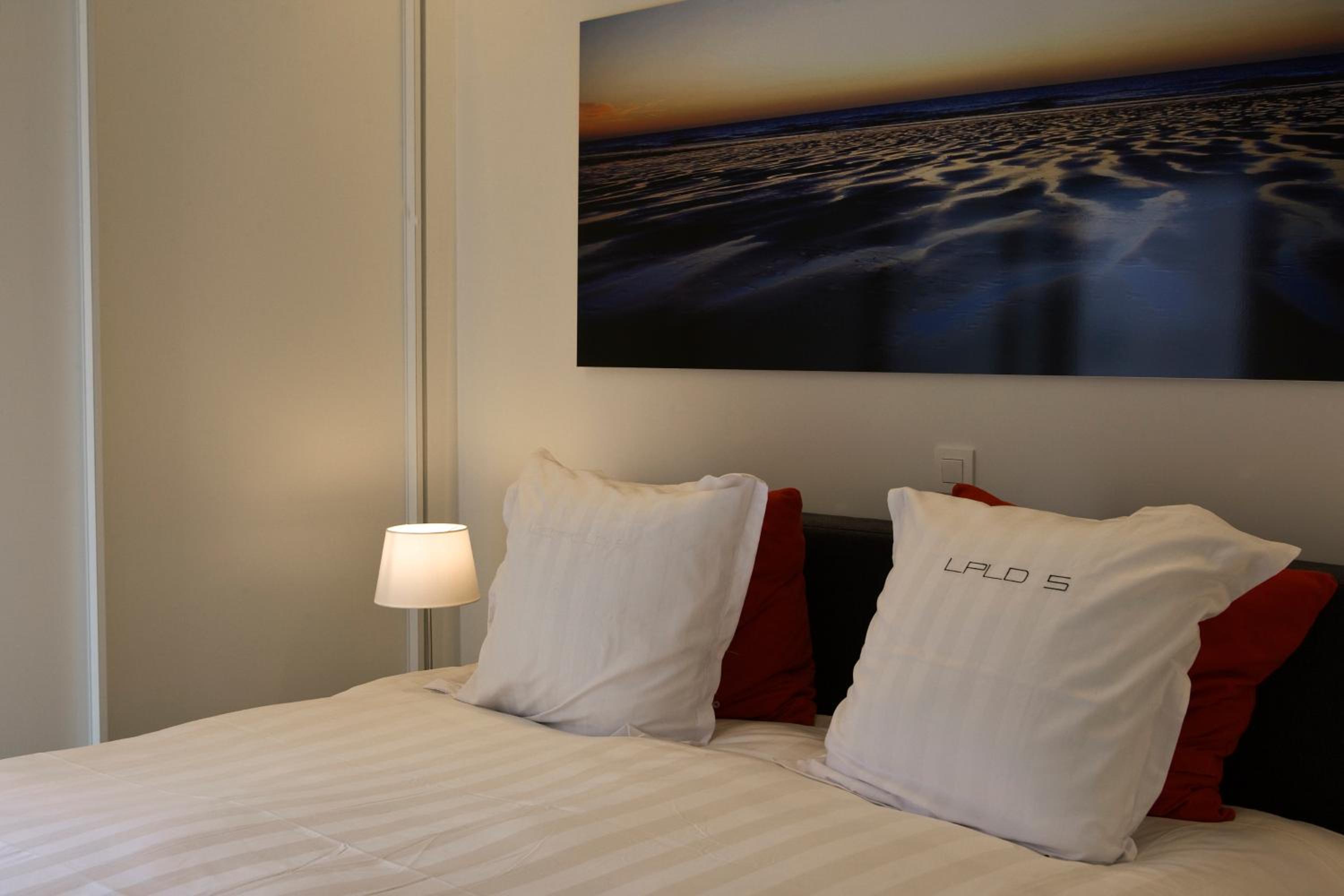 Two-Bedroom Apartment with Terrace (4 Adults) photo 2