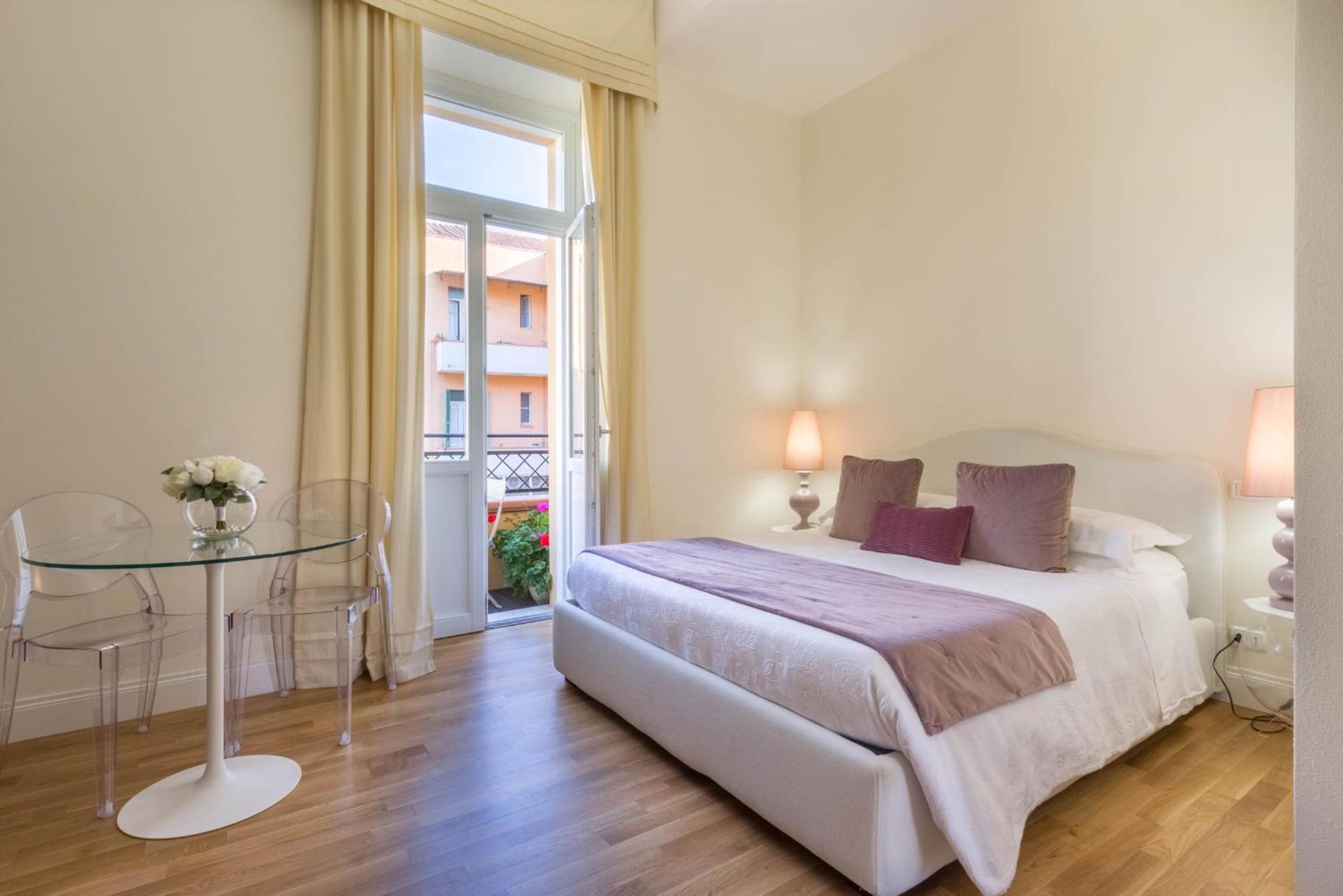 Deluxe Double Room with Balcony - Photo 2