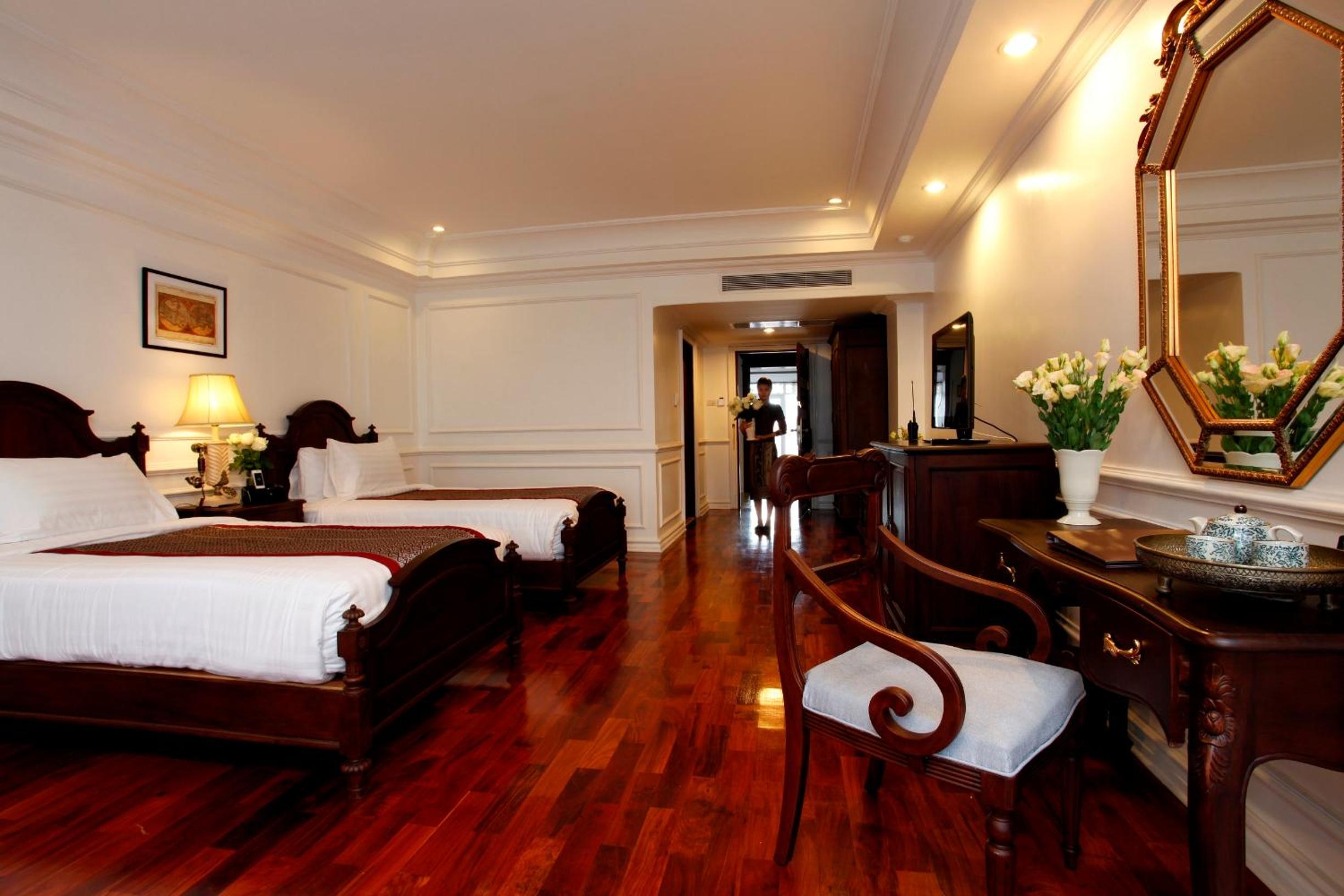 Colonial Deluxe Rooms - Photo 3