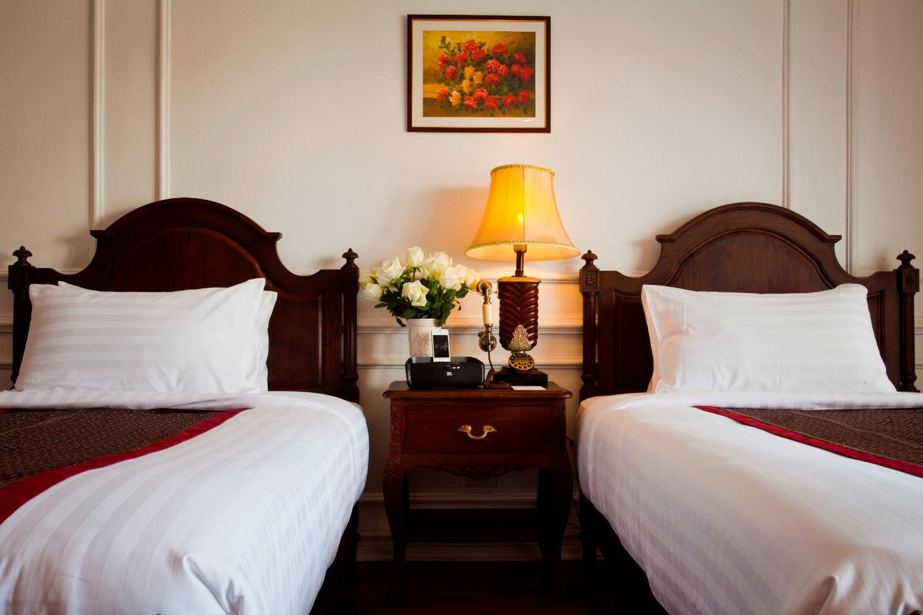 Colonial Deluxe Rooms - Photo 4