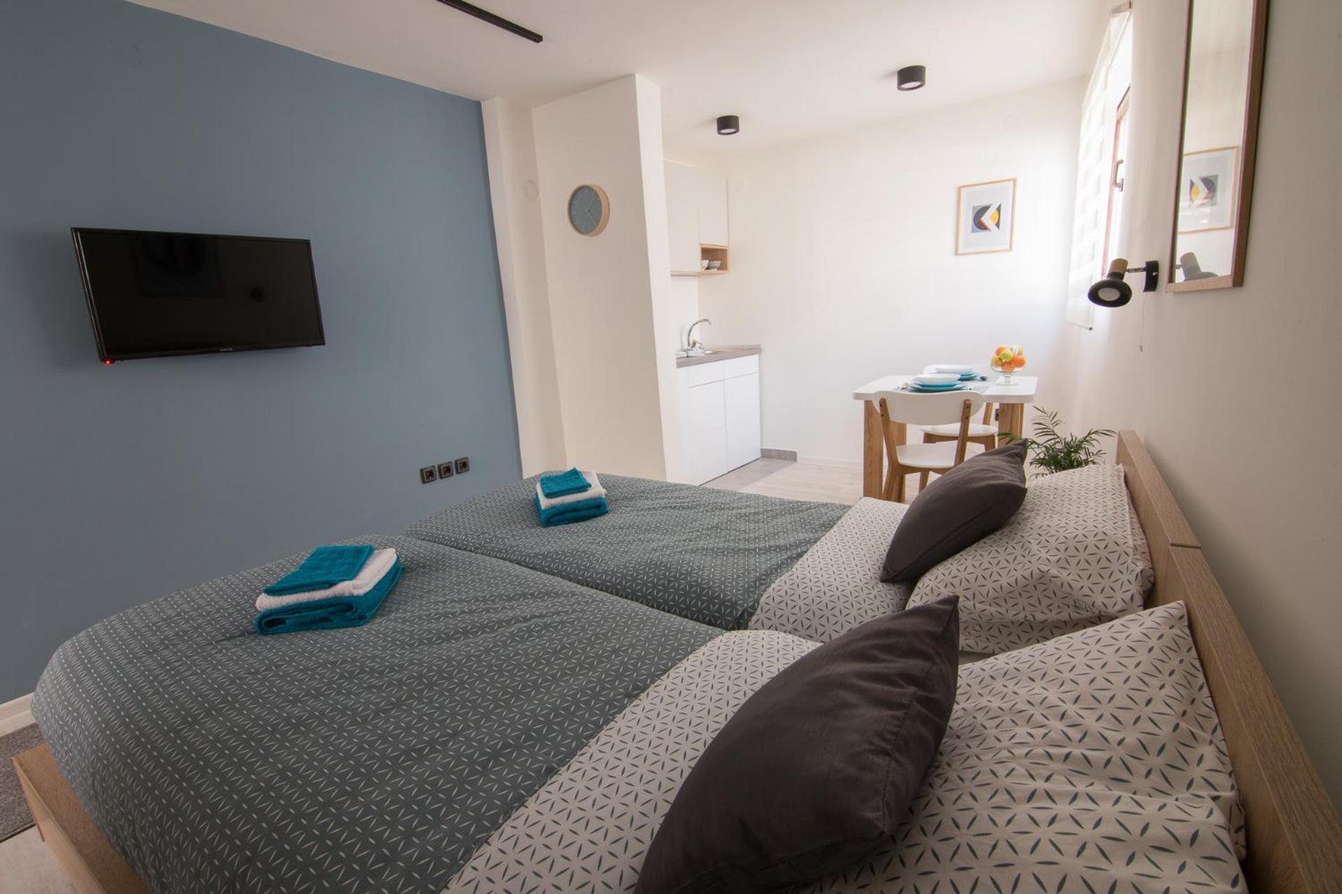 Double or Twin Room with Bathroom photo 1