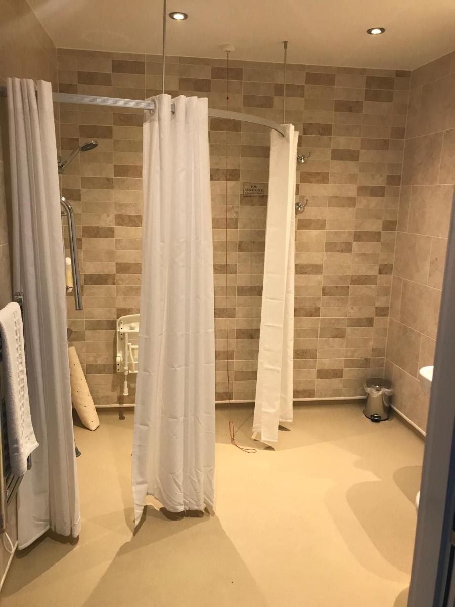 Double Room - Disability Access photo 3