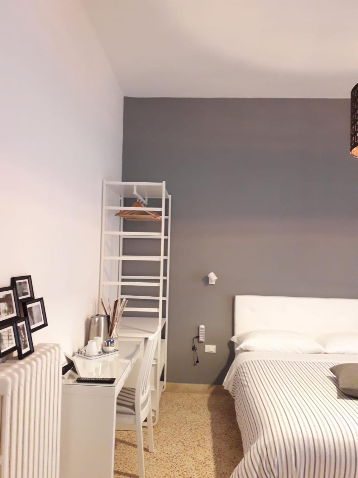 Quadruple Room with Private Bathroom - Photo 11