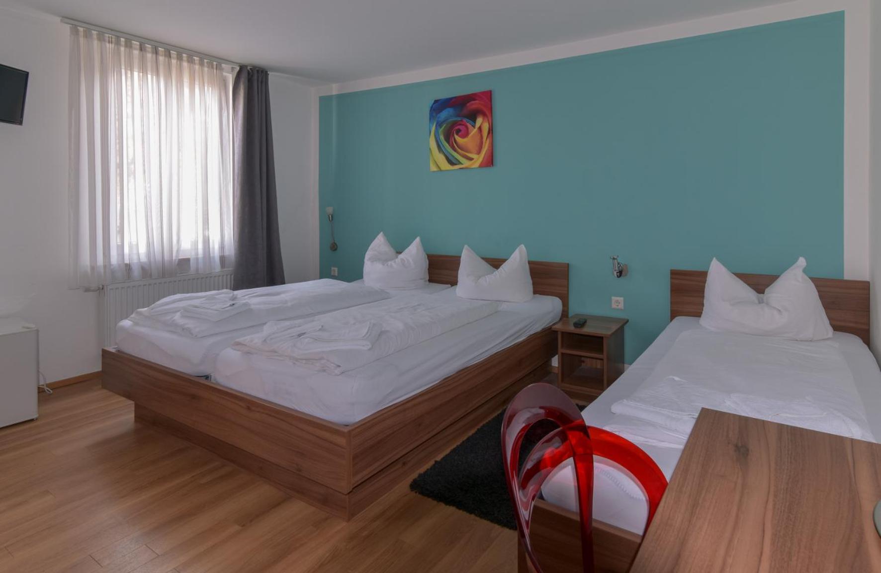 Triple Room with Bathroom photo 2