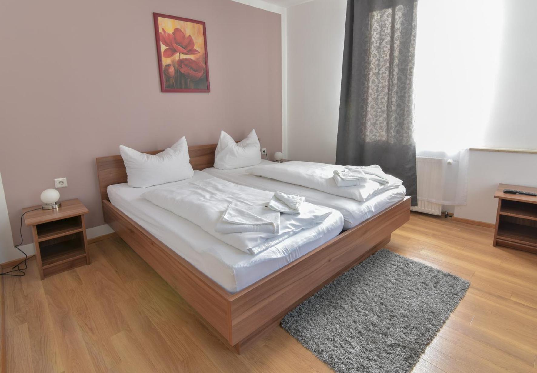 Double Room with Private Bathroom photo 2