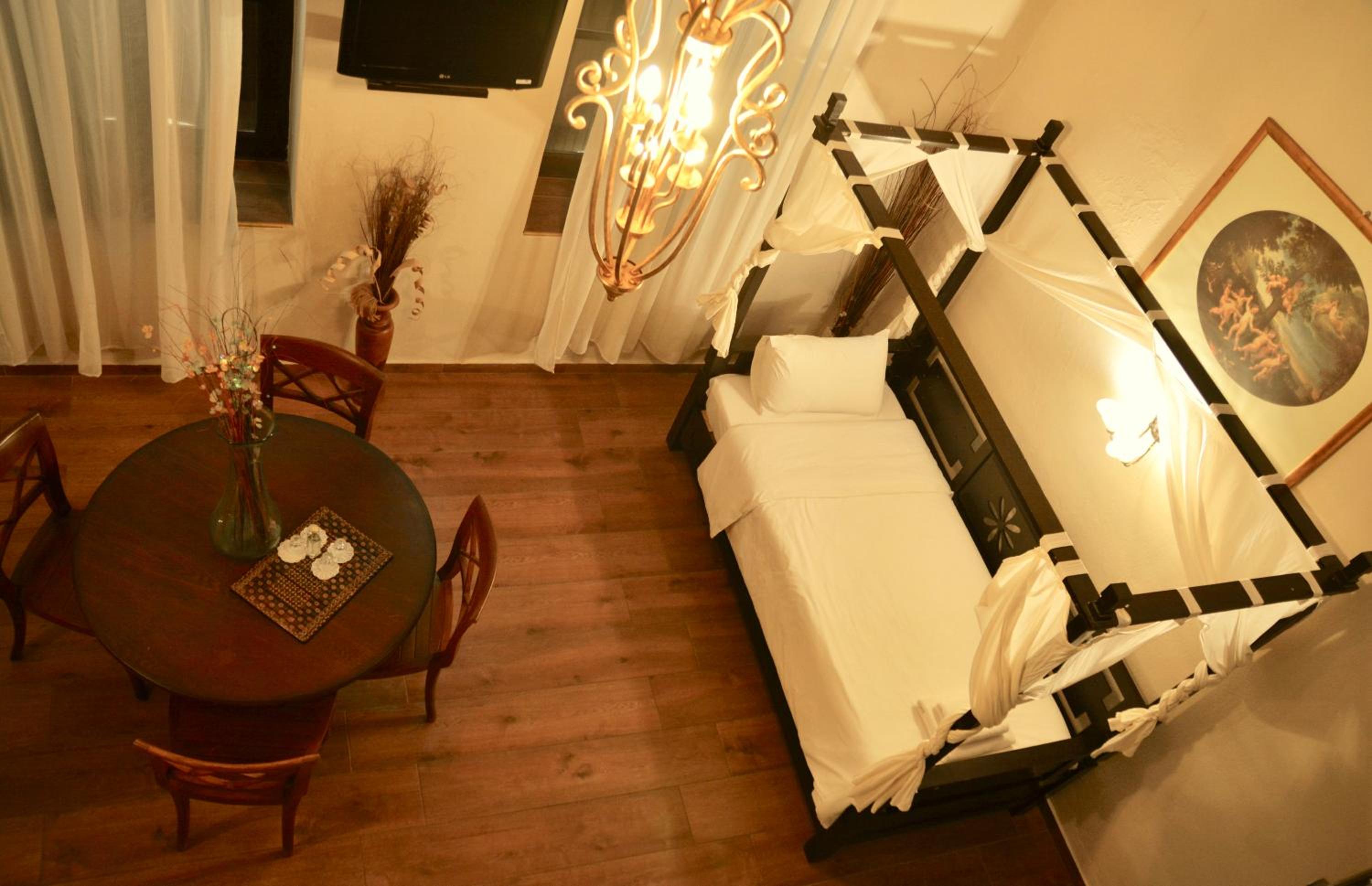 Superior Suite - Split Level - Photo 29