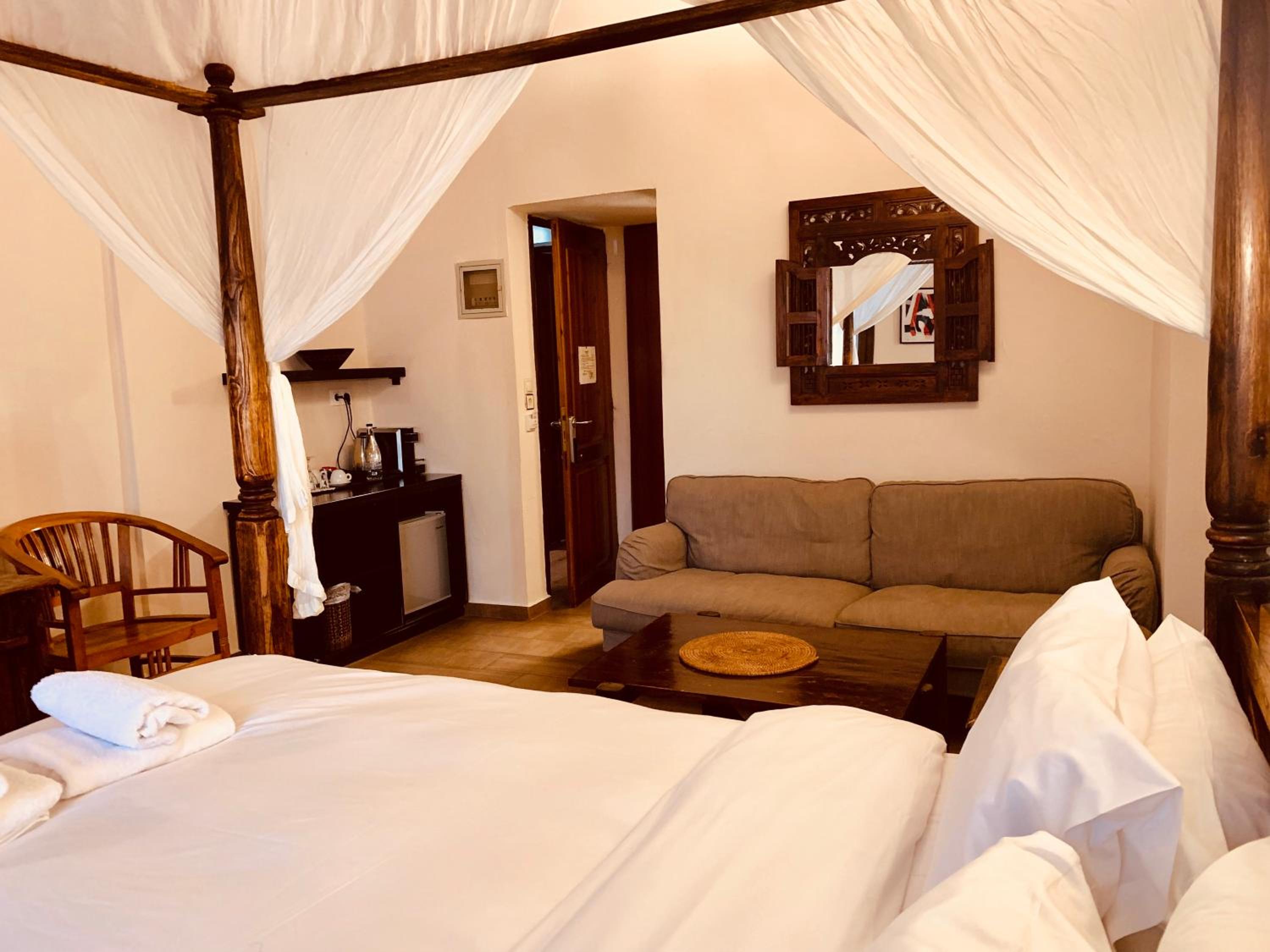 Junior Suite - Photo 13