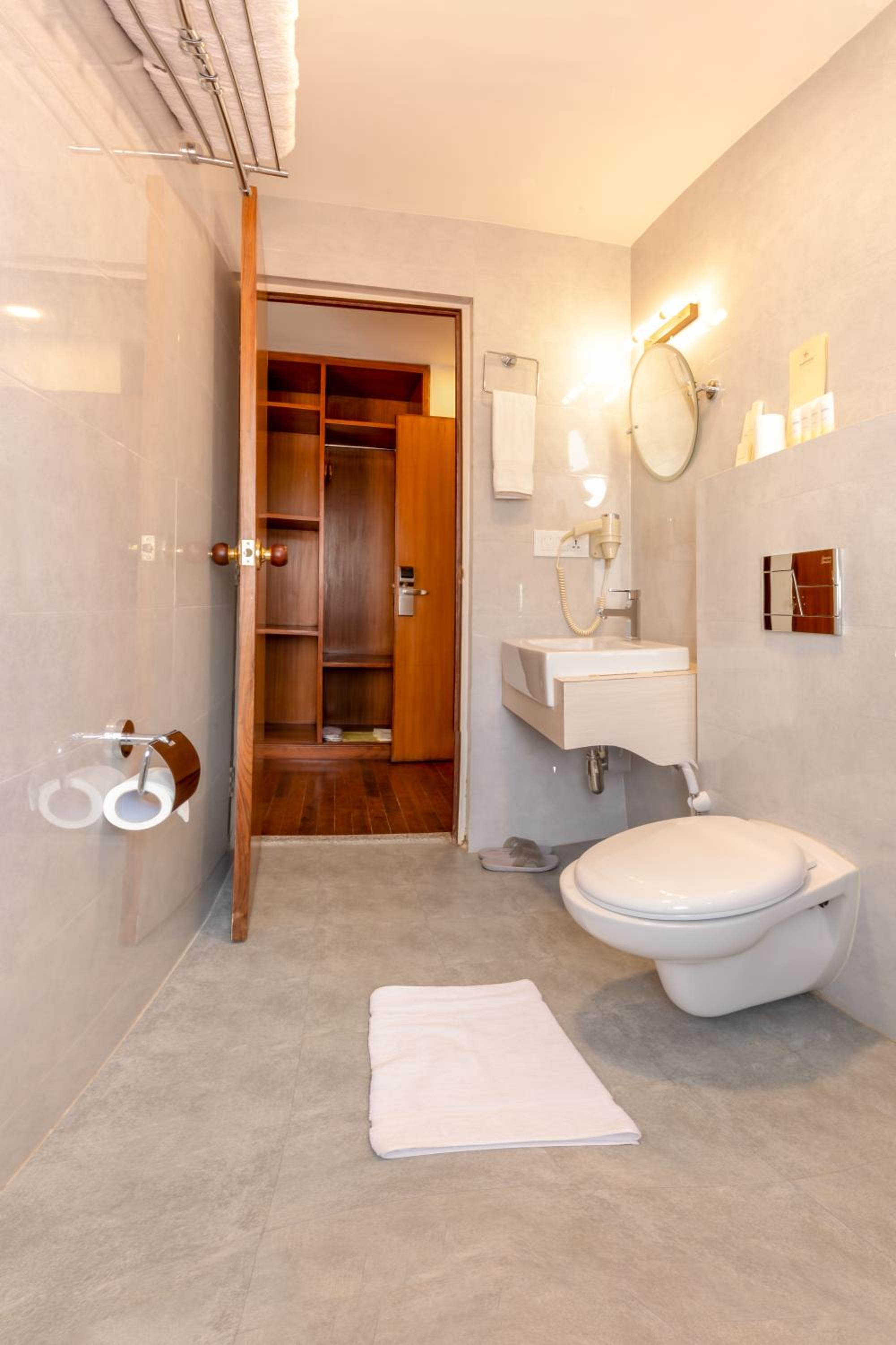 Deluxe Twin Room - Photo 3