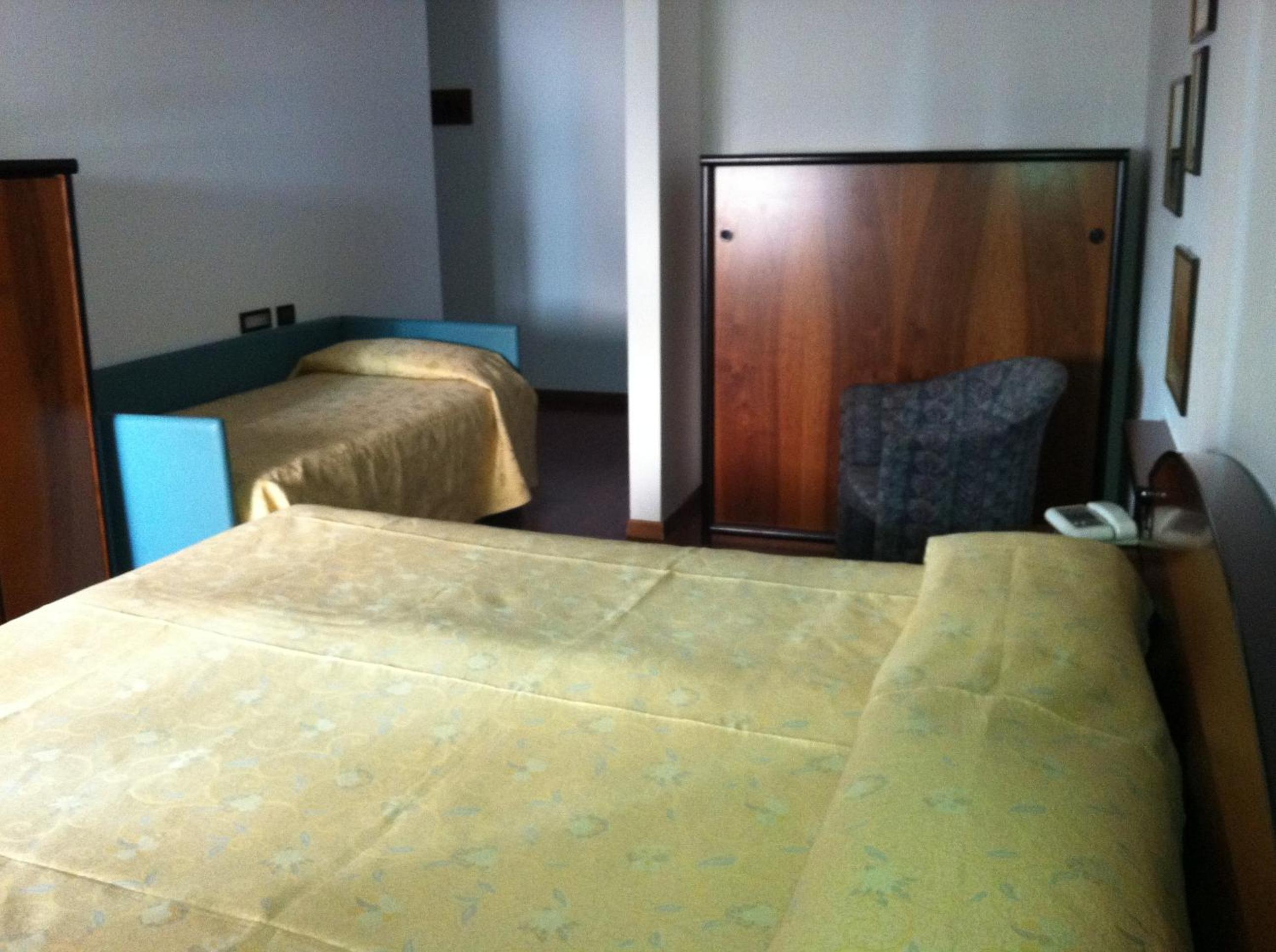 Standard Triple Room - Photo 1
