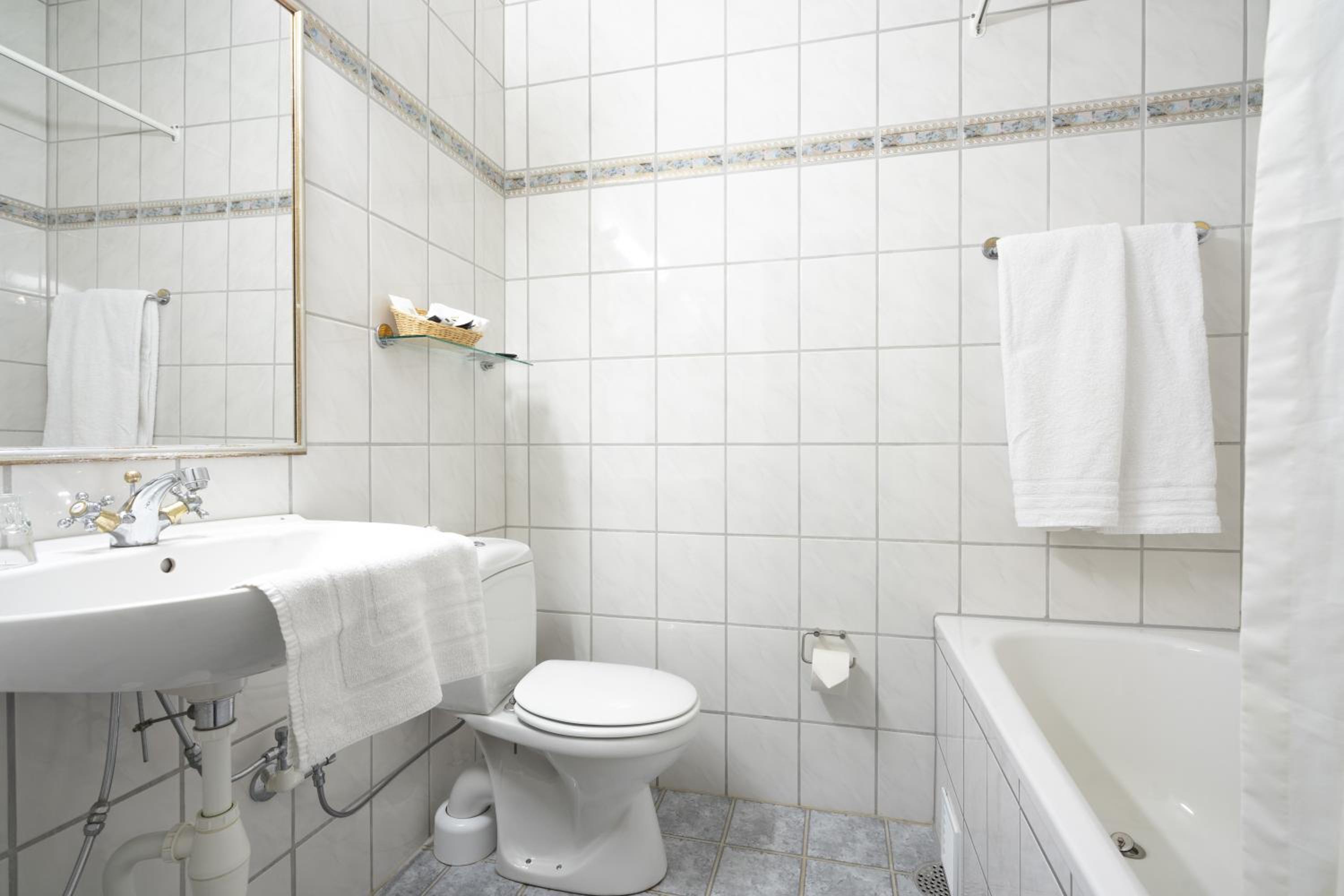 Suite - Photo 2