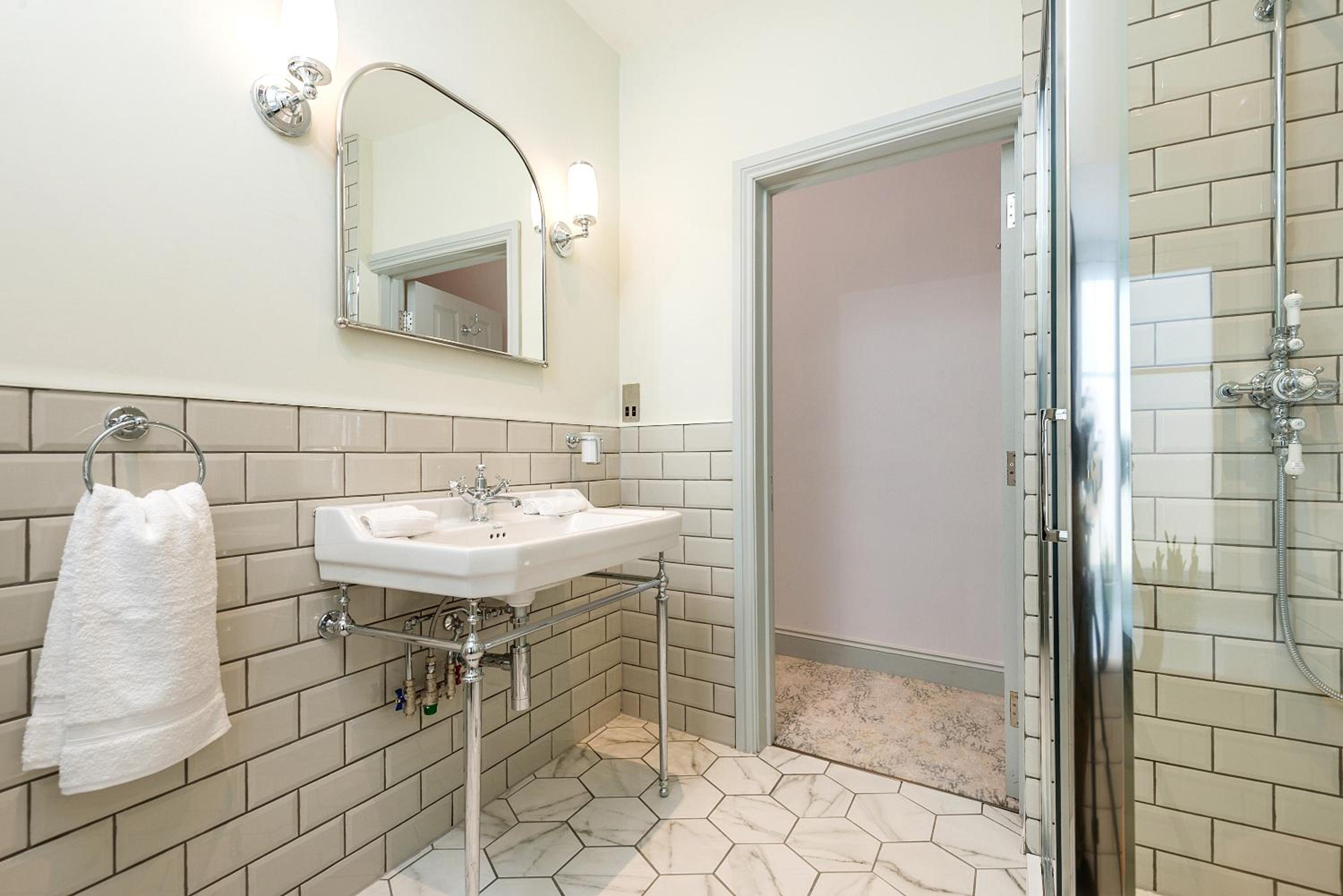 Family Suite - Photo 9