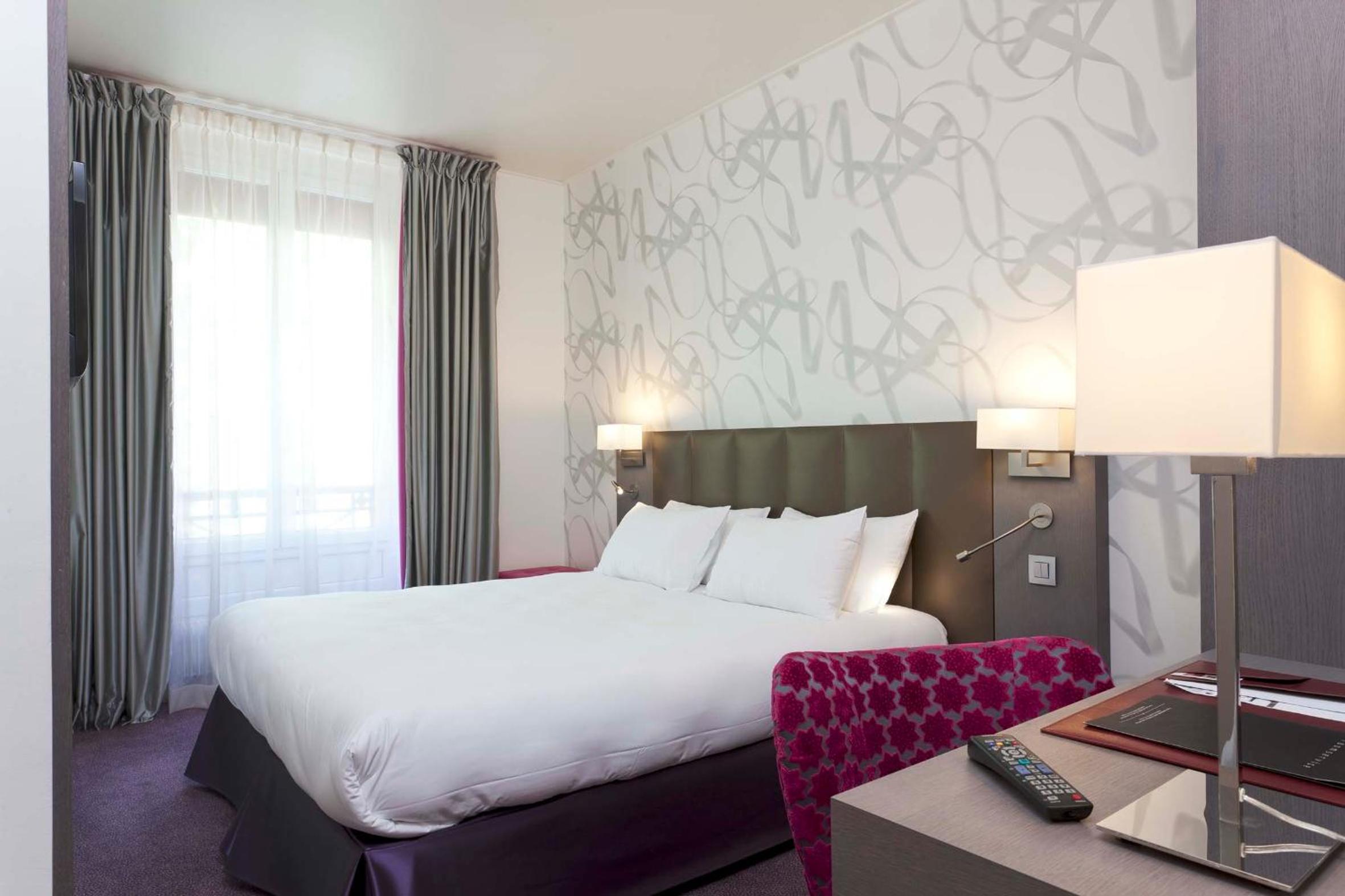 Twin Room thumbnail 5