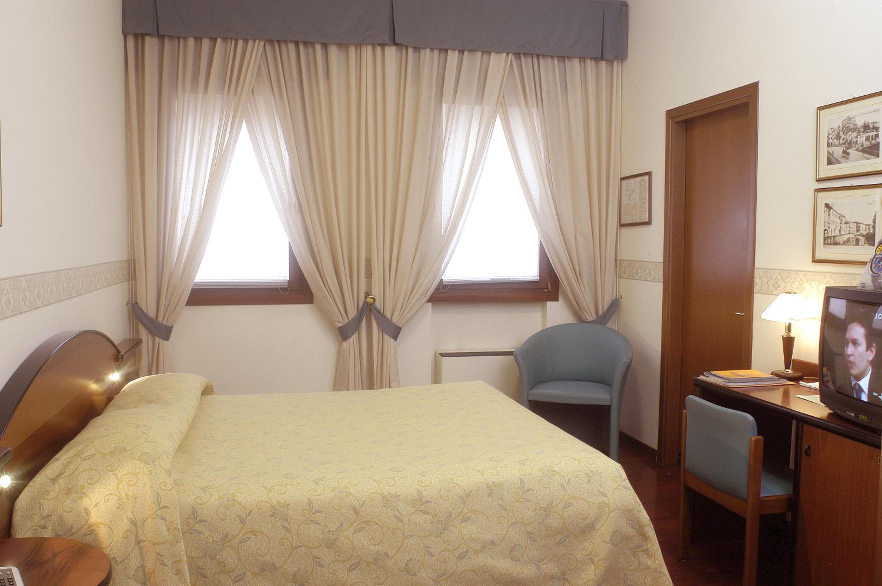 Standard Double Room - Photo 1