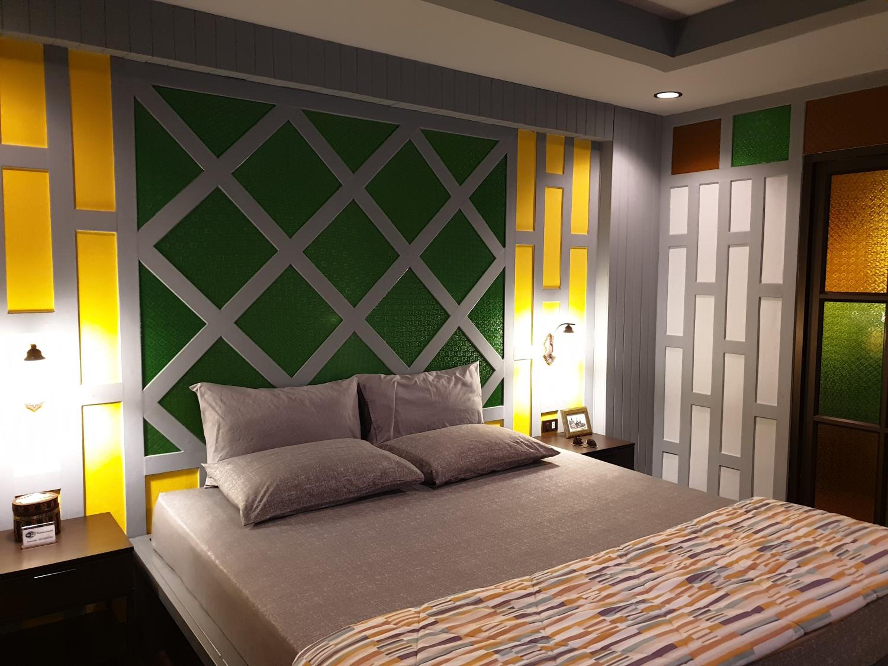 Standard King Room - Room Only - Photo 35