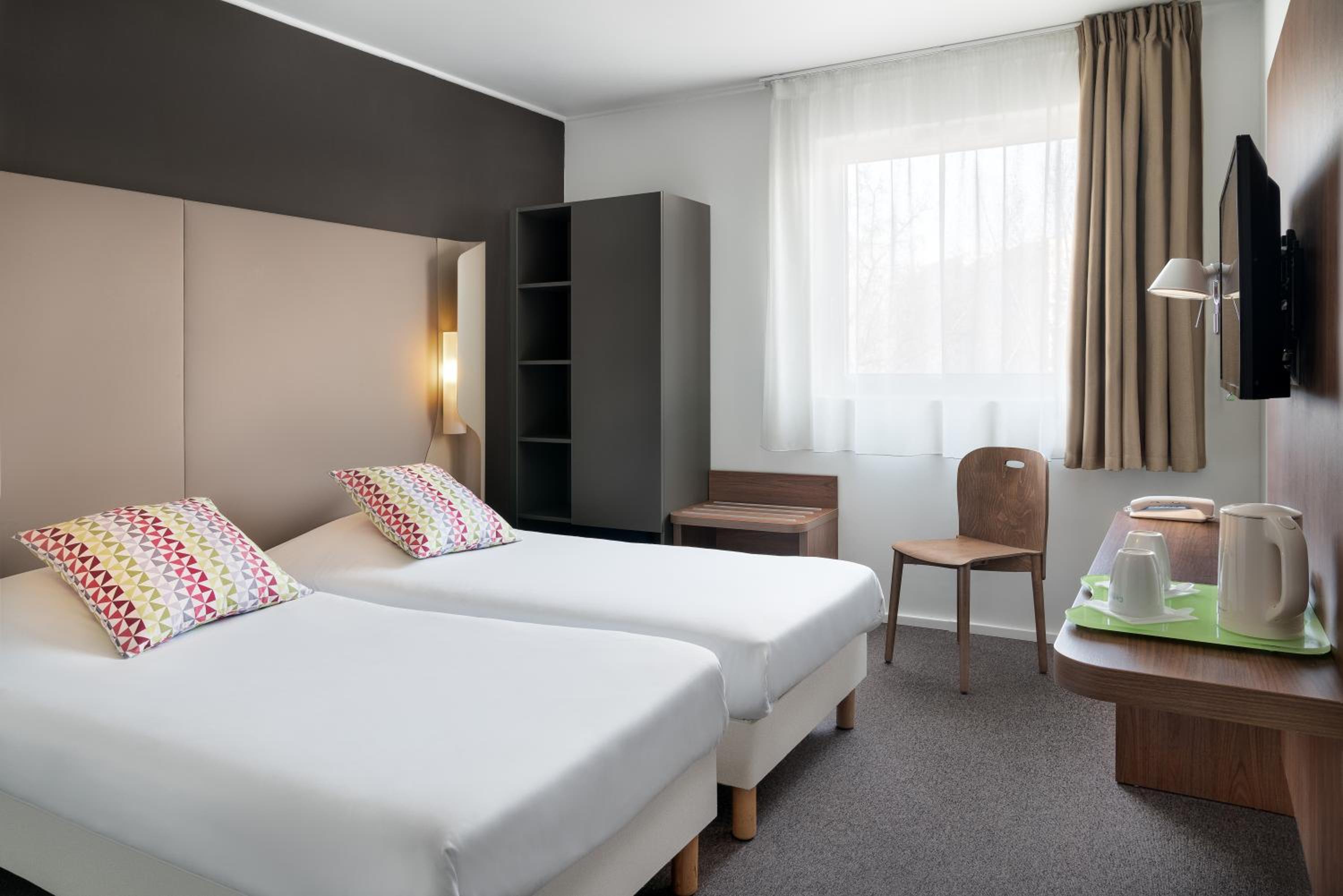 Twin Room - Photo 1