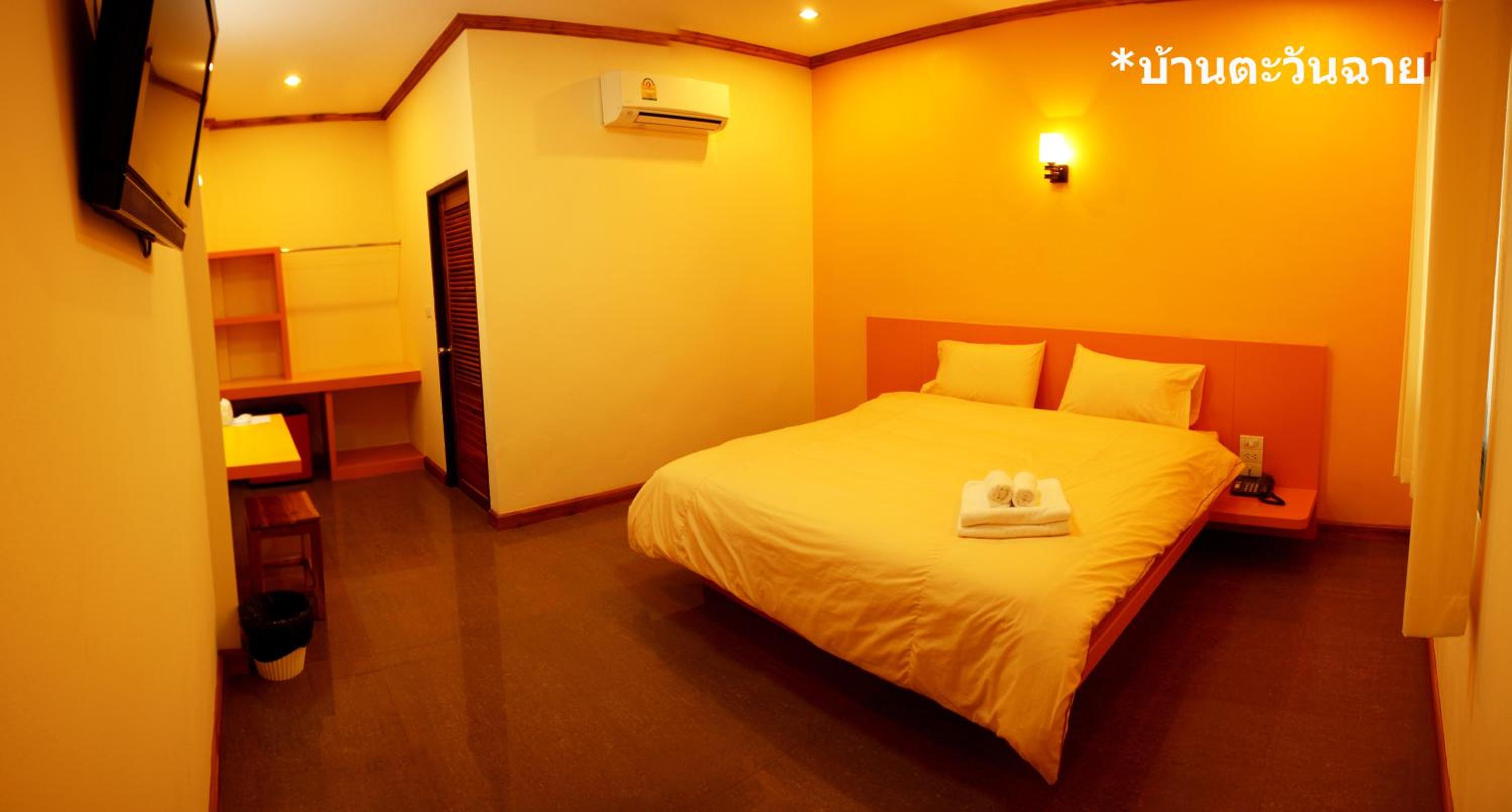 King Room with Balcony - Photo 1