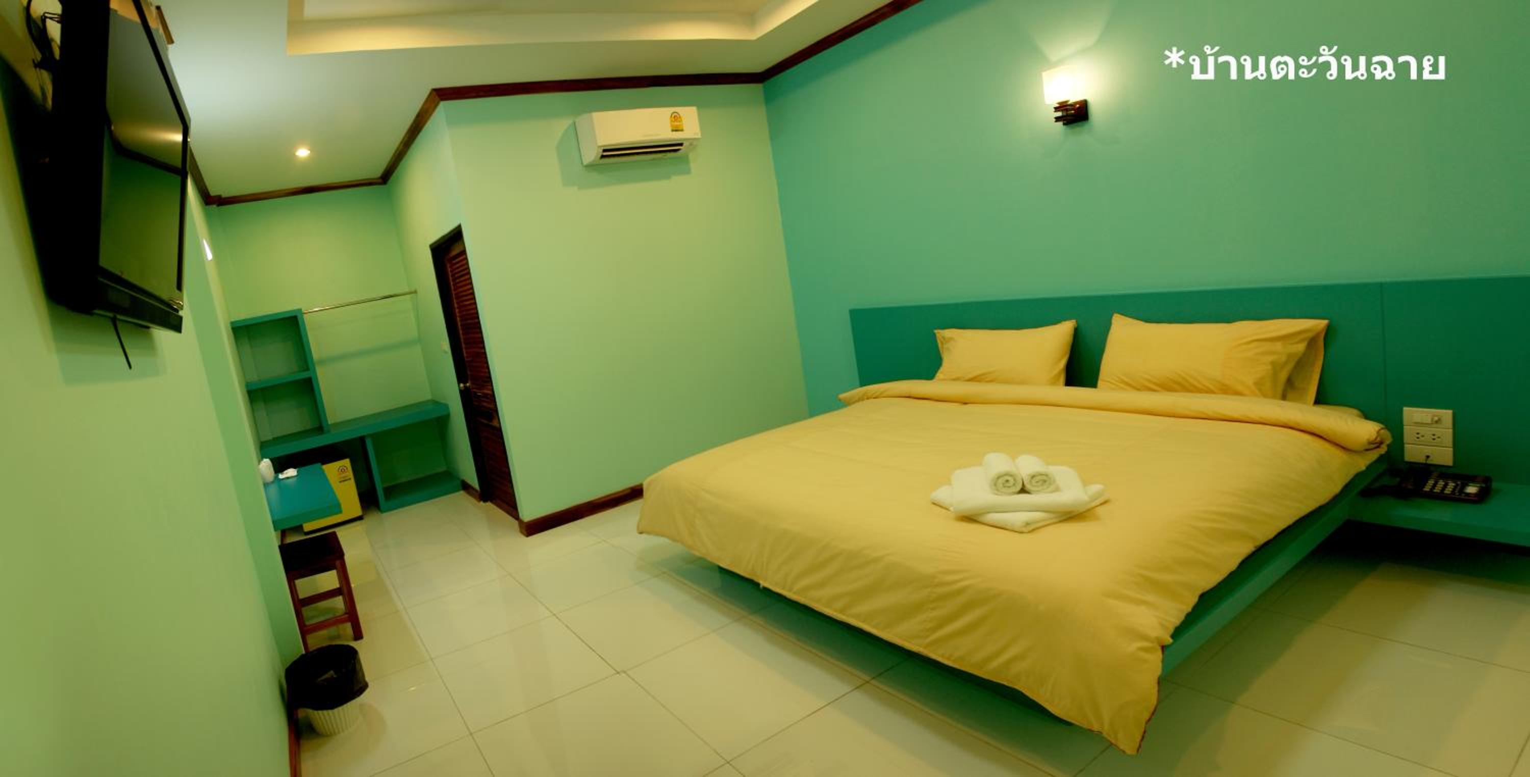 King Room with Balcony - Photo 2