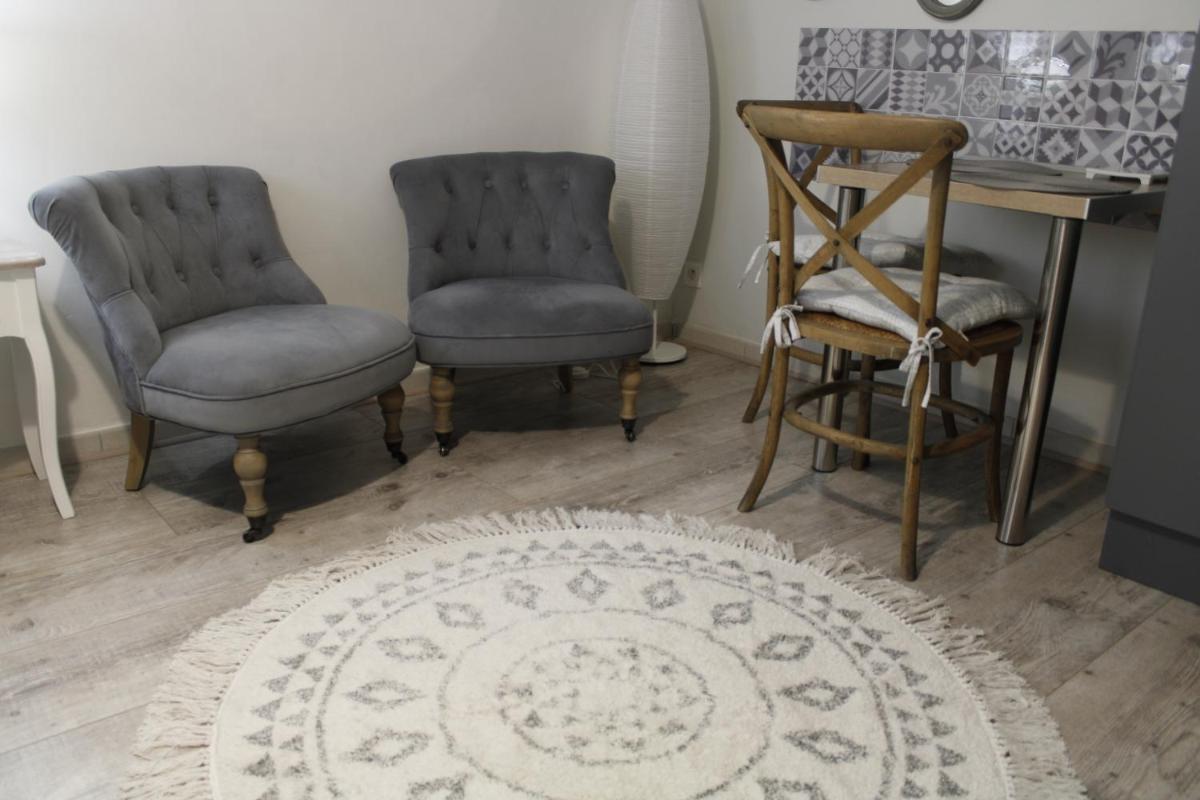 Studio (2 Adults)