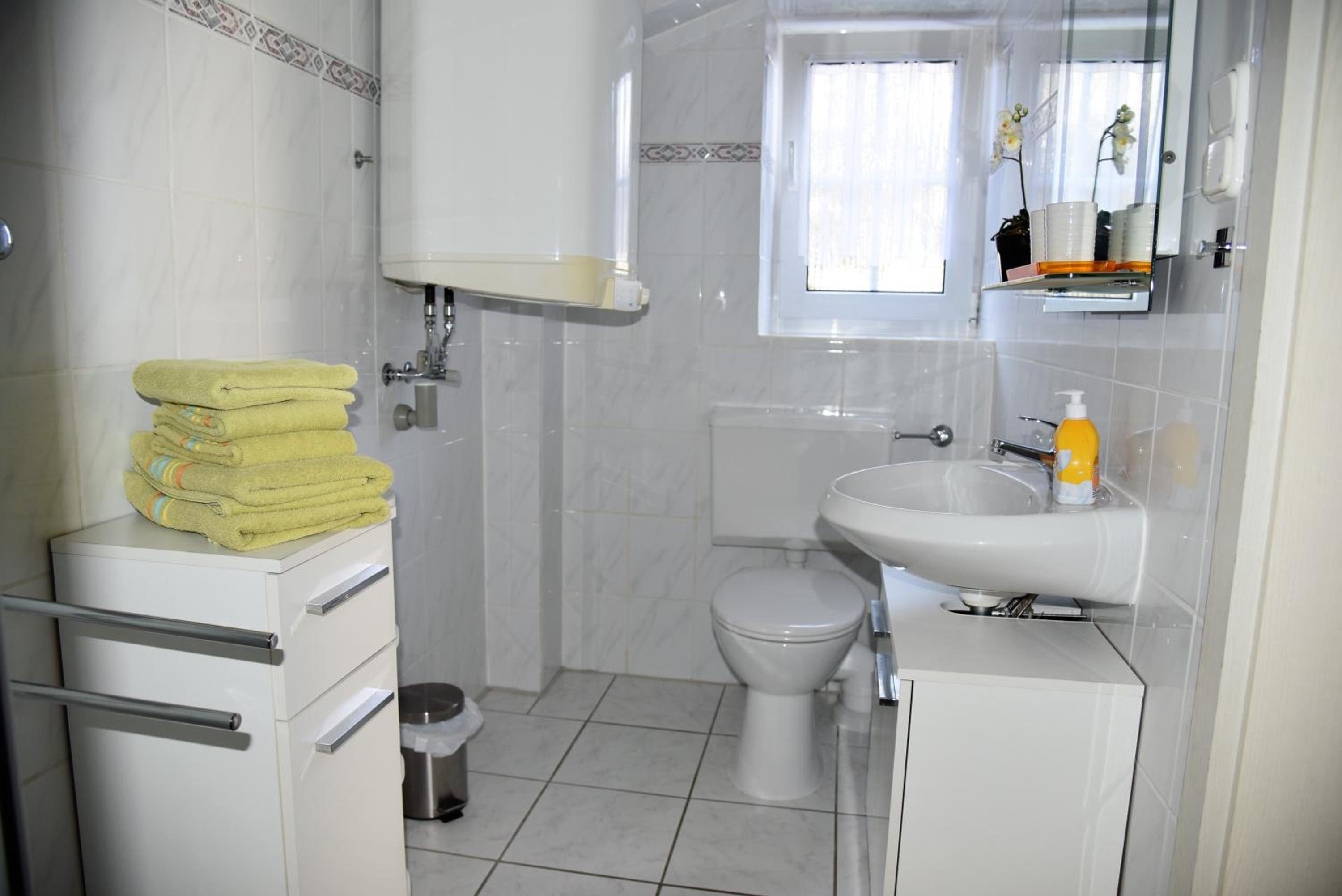 One-Bedroom Apartment photo 2