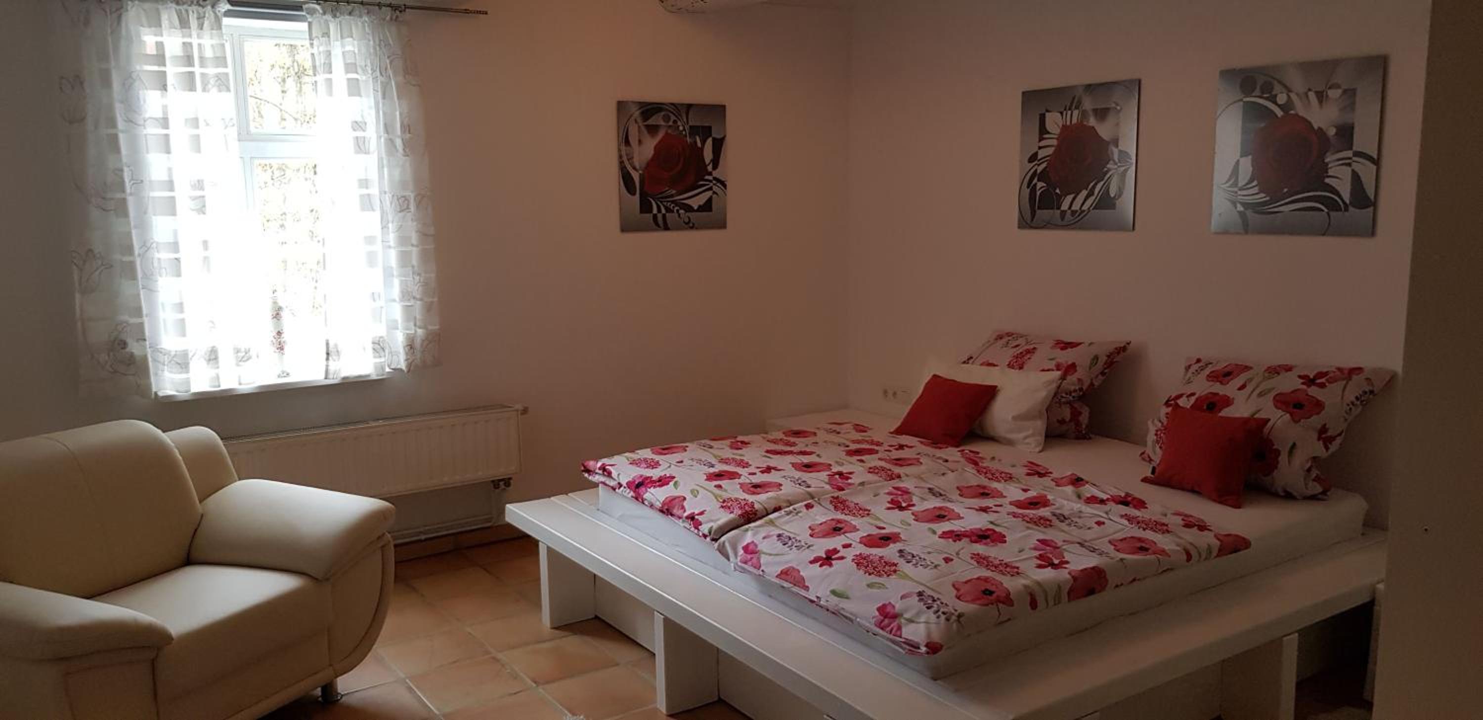 Apartment photo 2