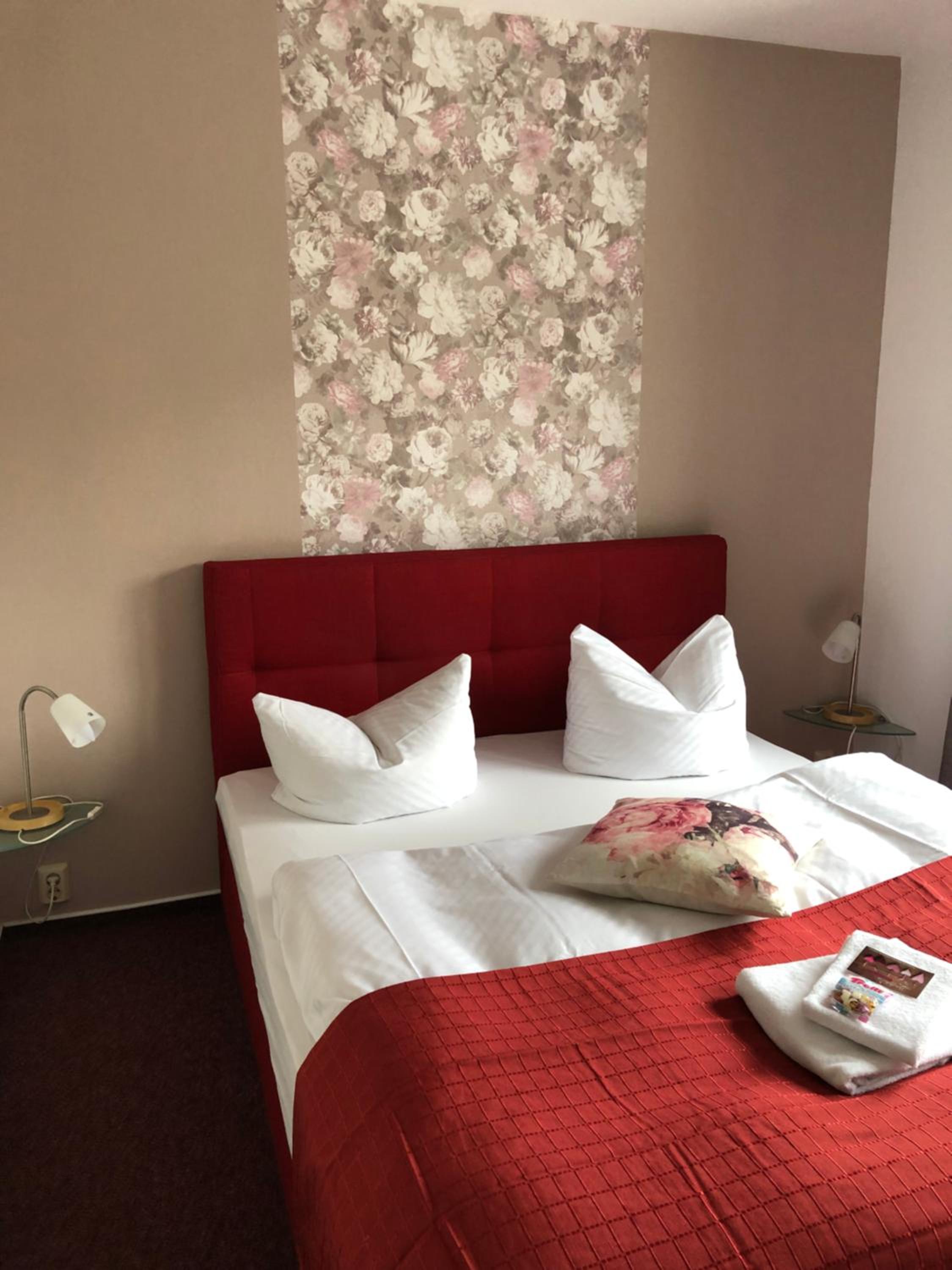 Double Room - Photo 7