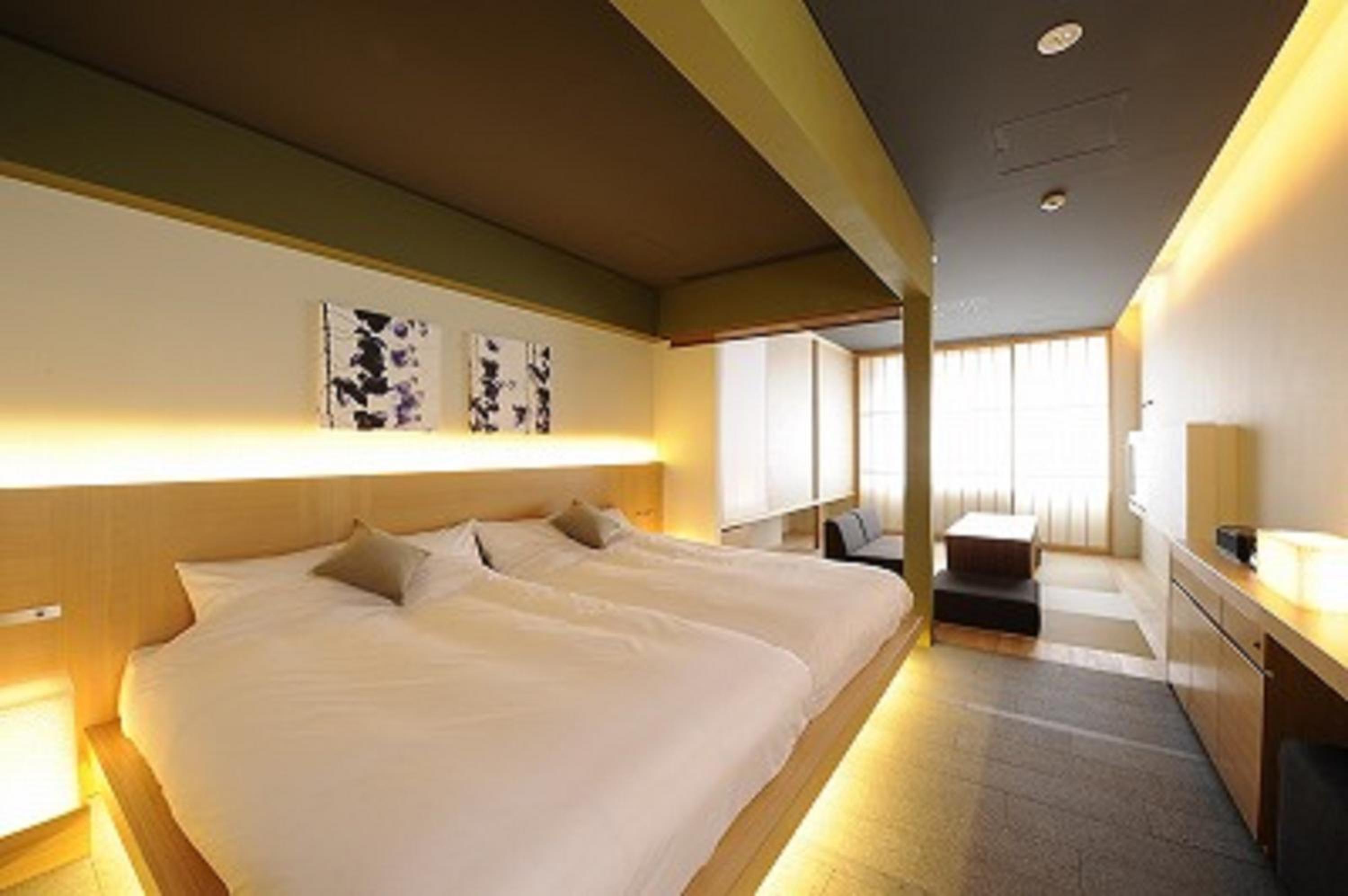 Twin Room with Tatami Area Annex