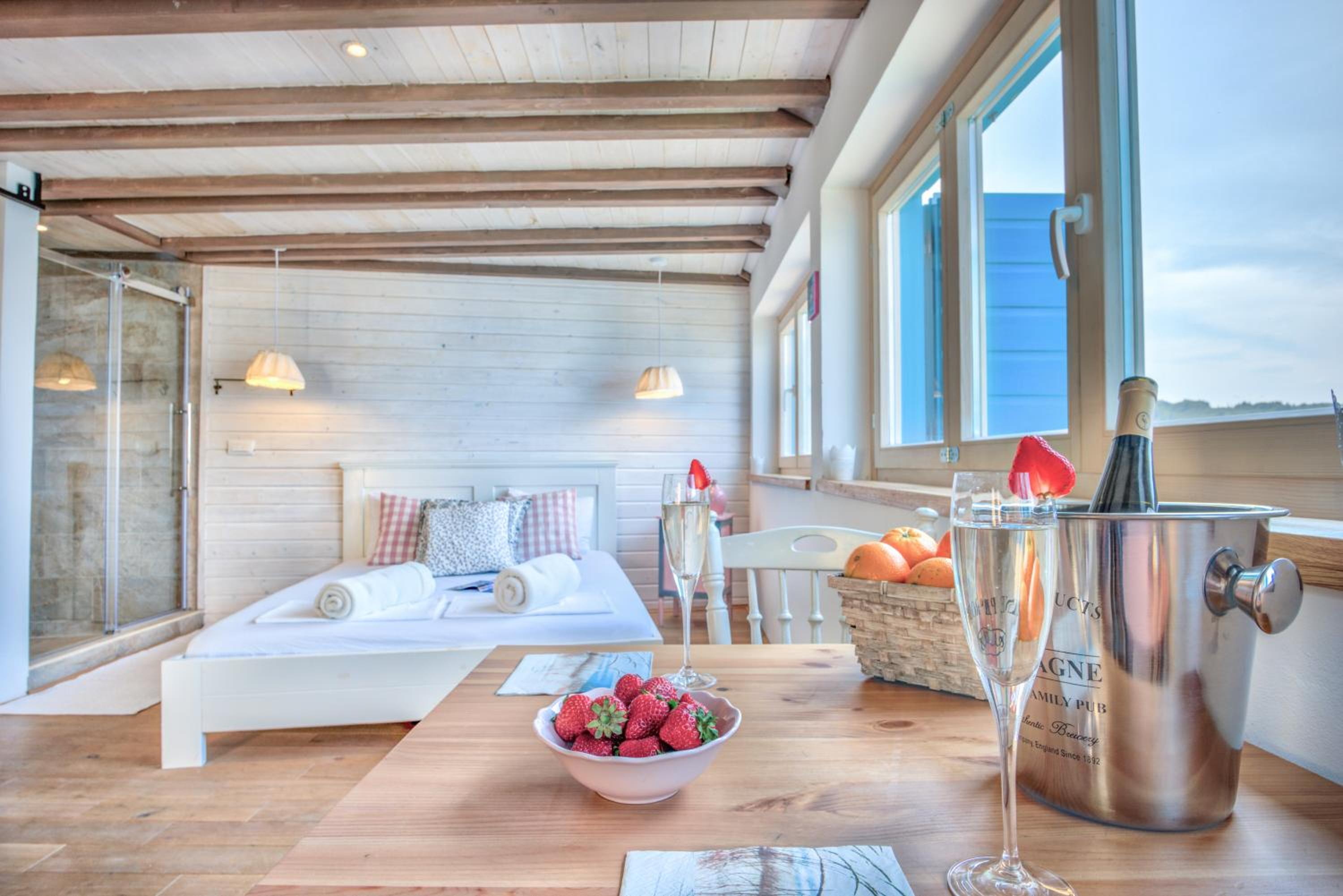 Studio Apartment with Sea View - Photo 6