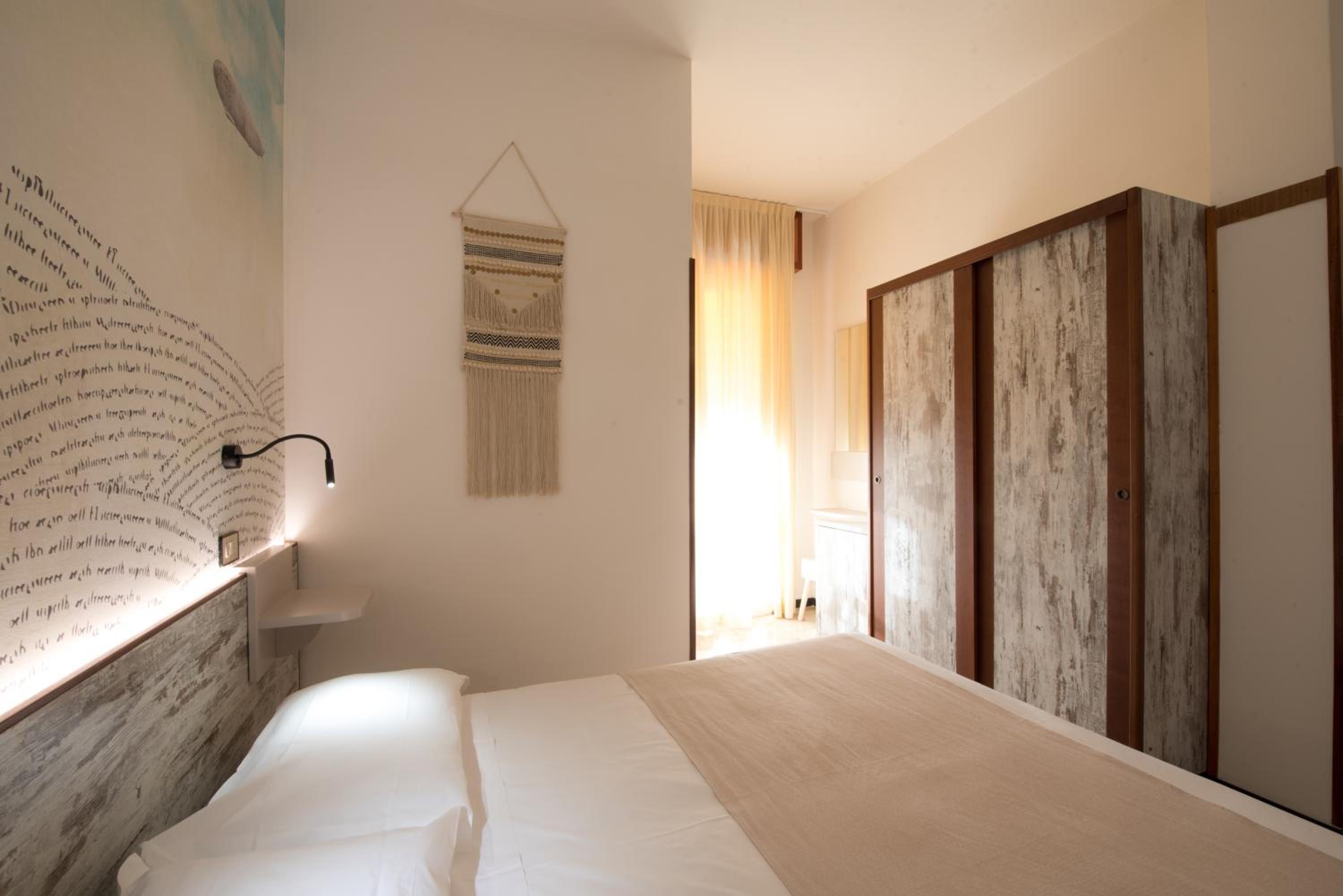 Double or Twin Room - Photo 6