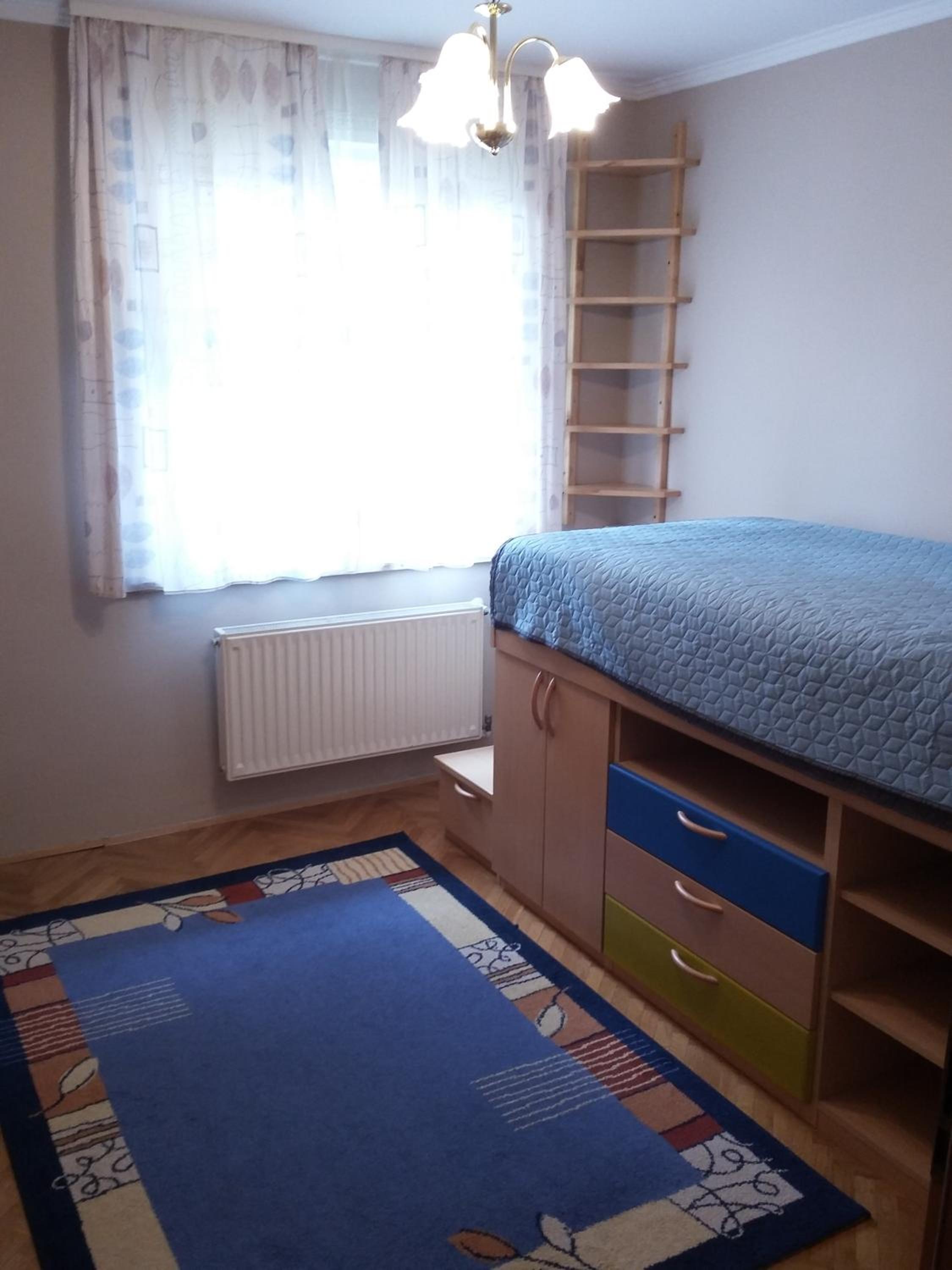 Apartment with Balcony - Photo 16