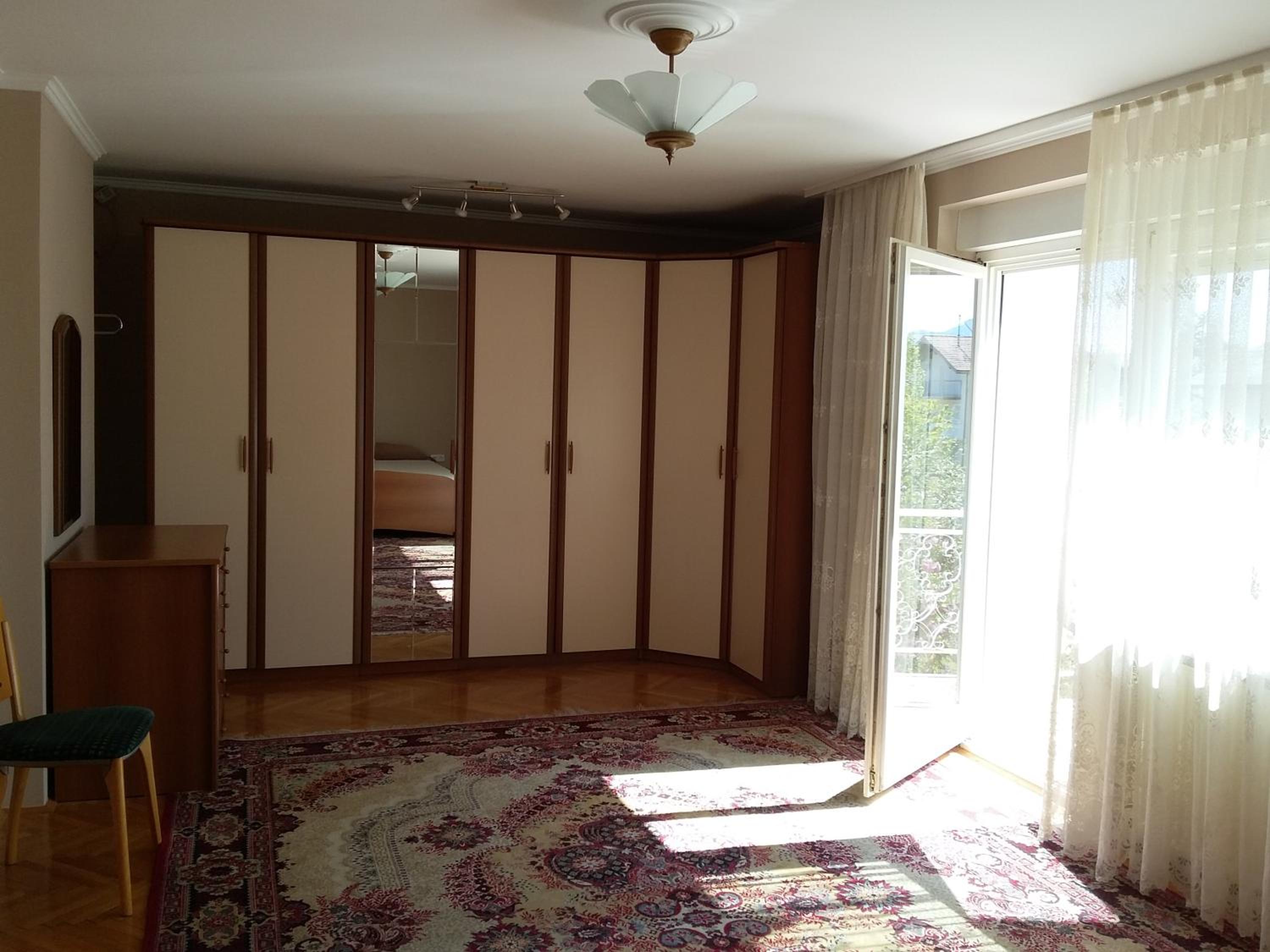 Apartment with Balcony - Photo 7