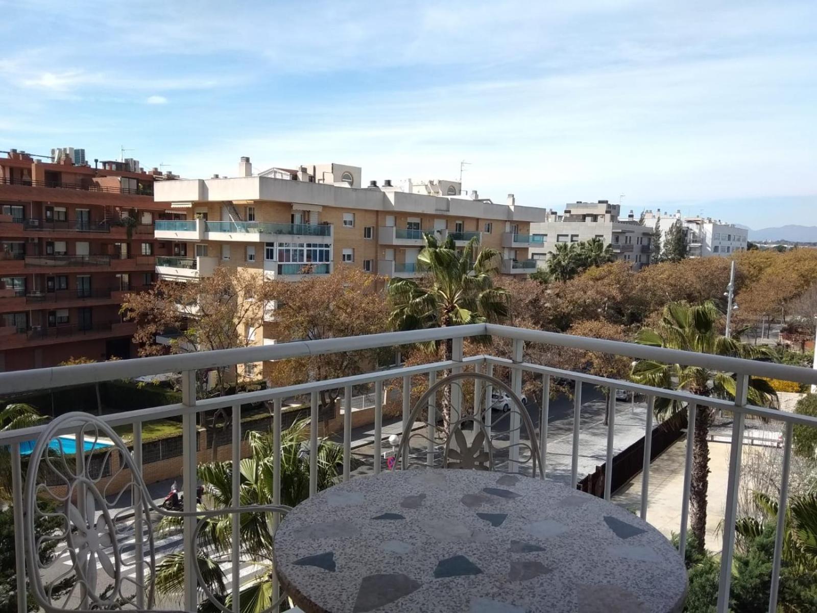 Studio with Balcony - Photo 12