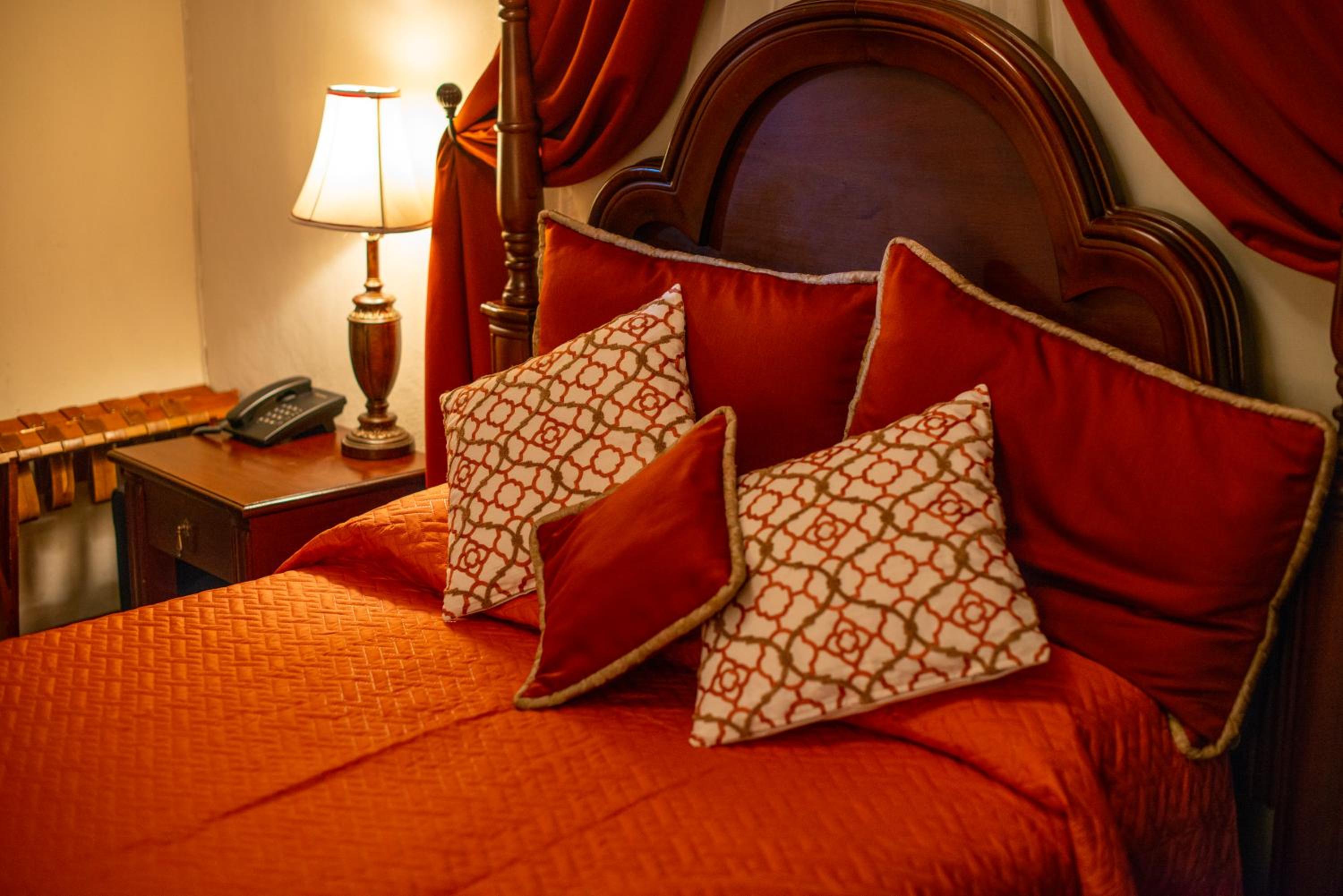 Standard Room, 1 Queen Bed