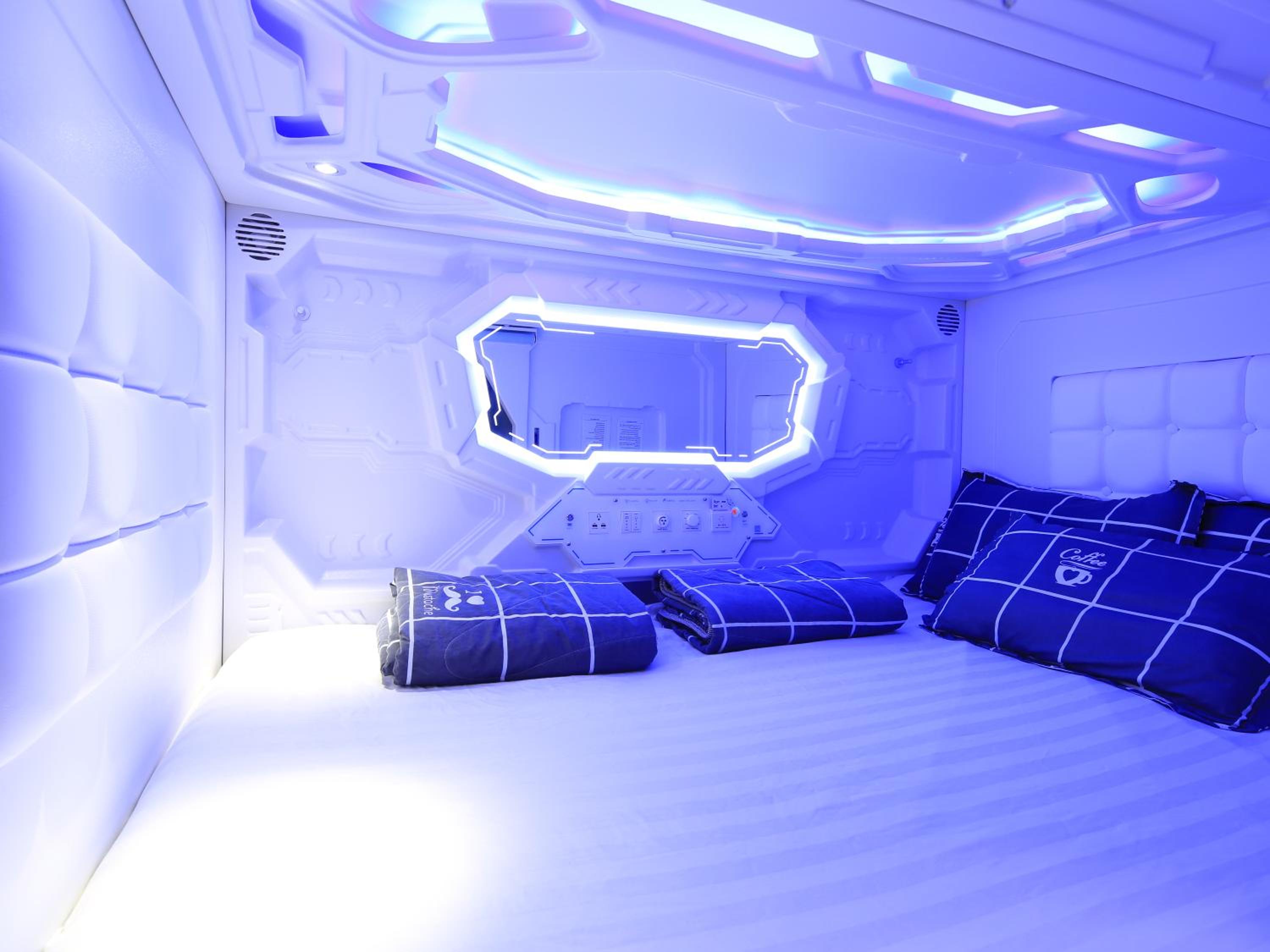 Double Space Pod in Mixed Dormitory  photo 2