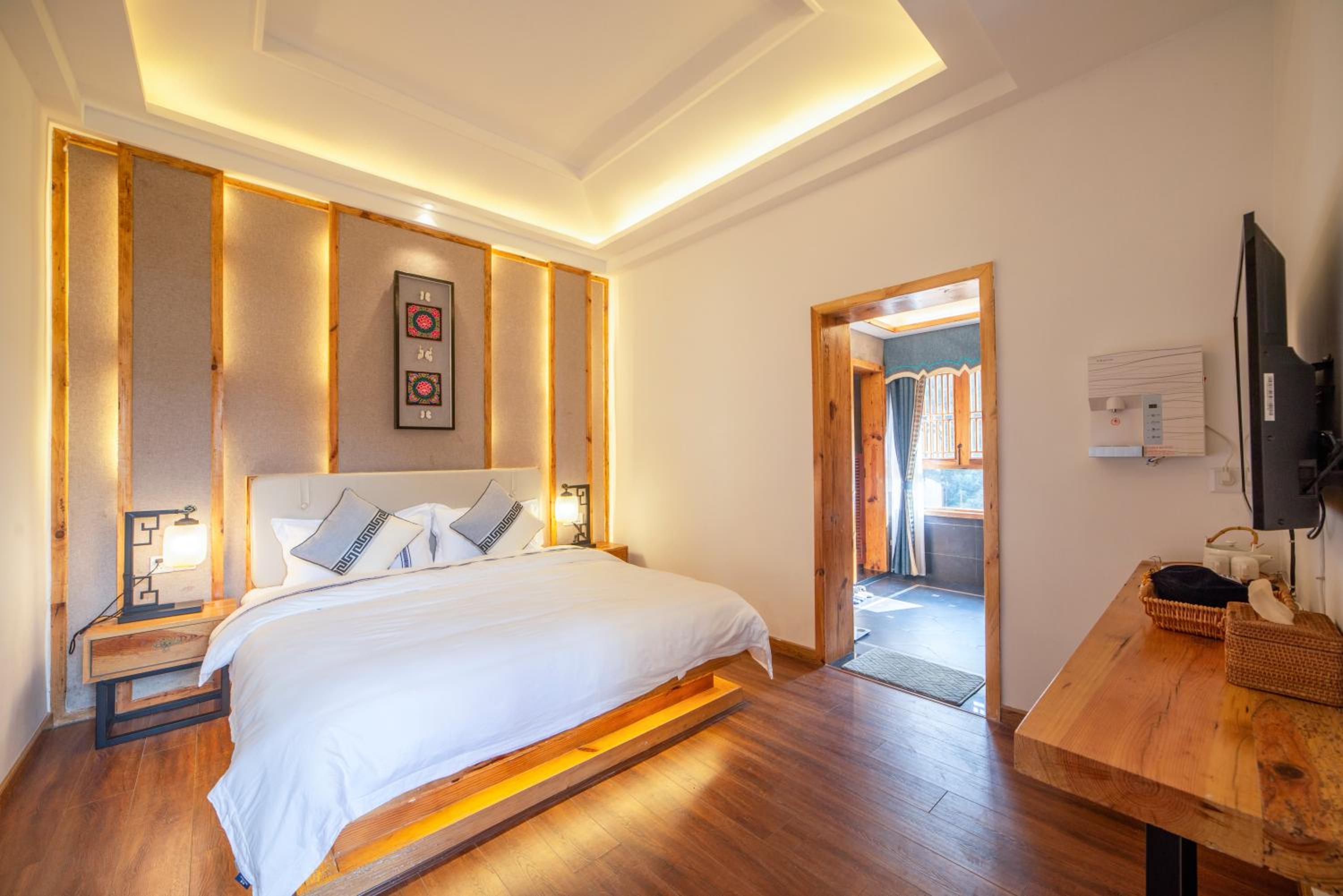 King Room with Mountain View photo 1