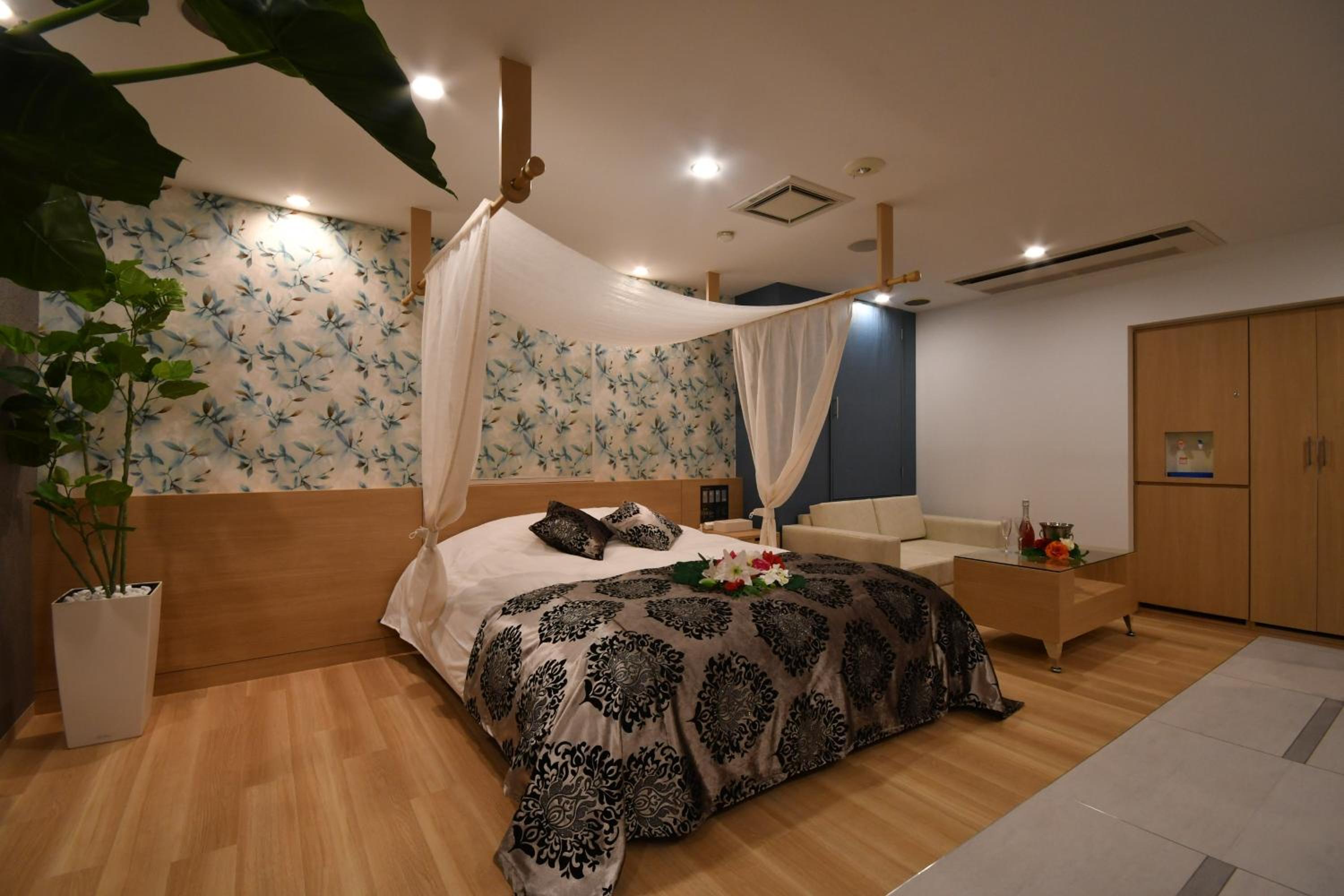 Standard King Room - Photo 1