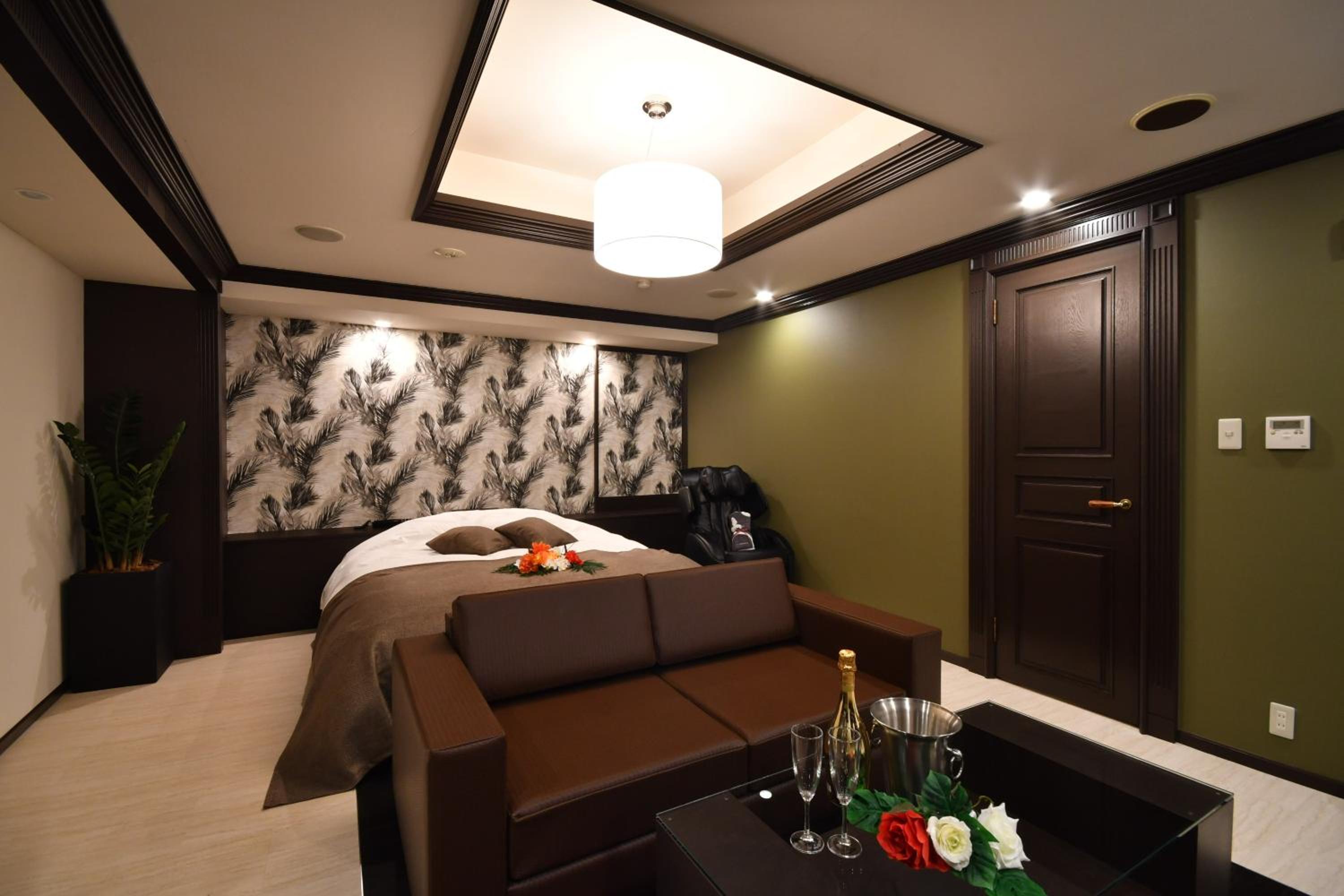 Standard King Room - Photo 3