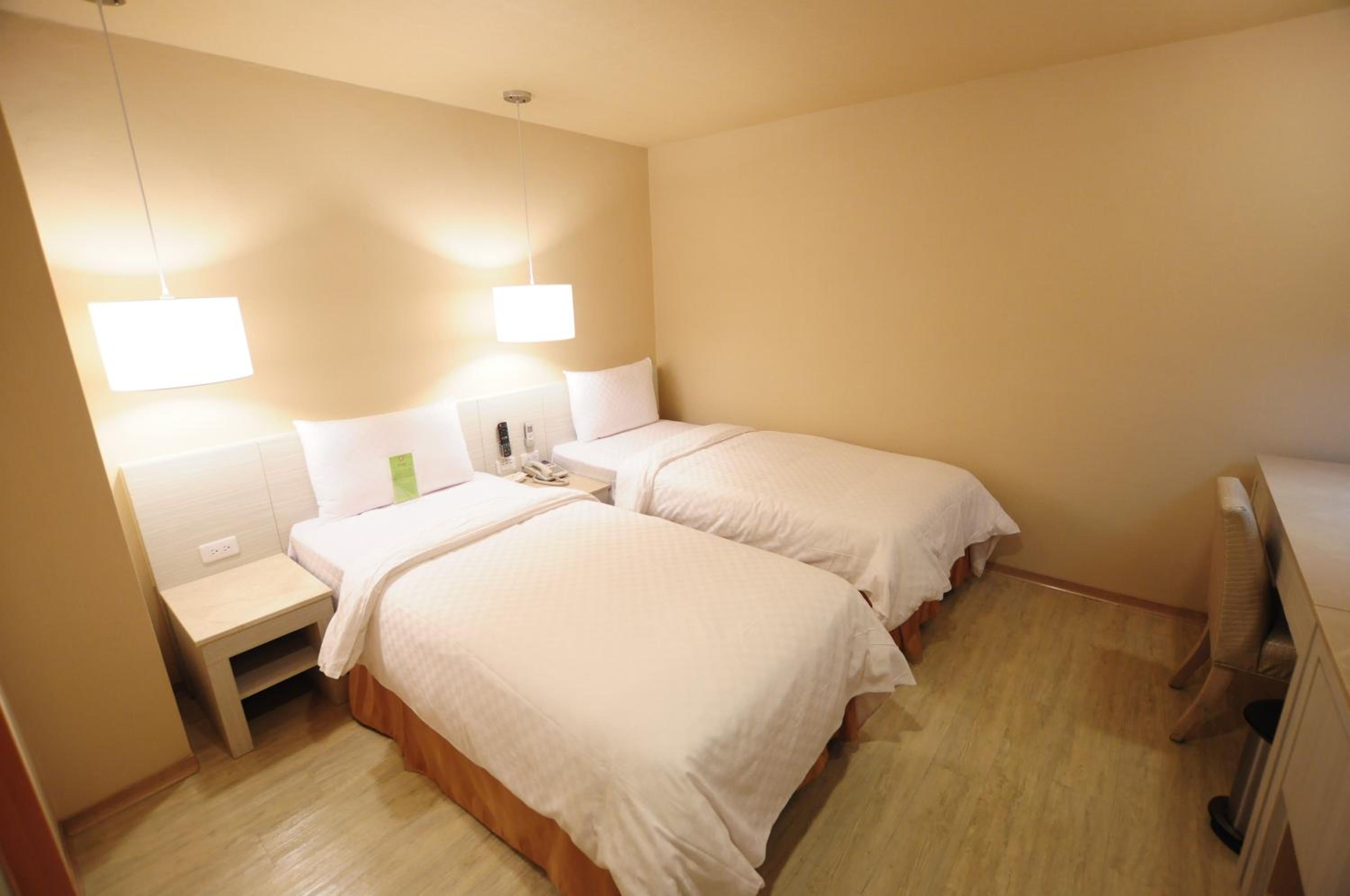 Business Twin Room photo 2