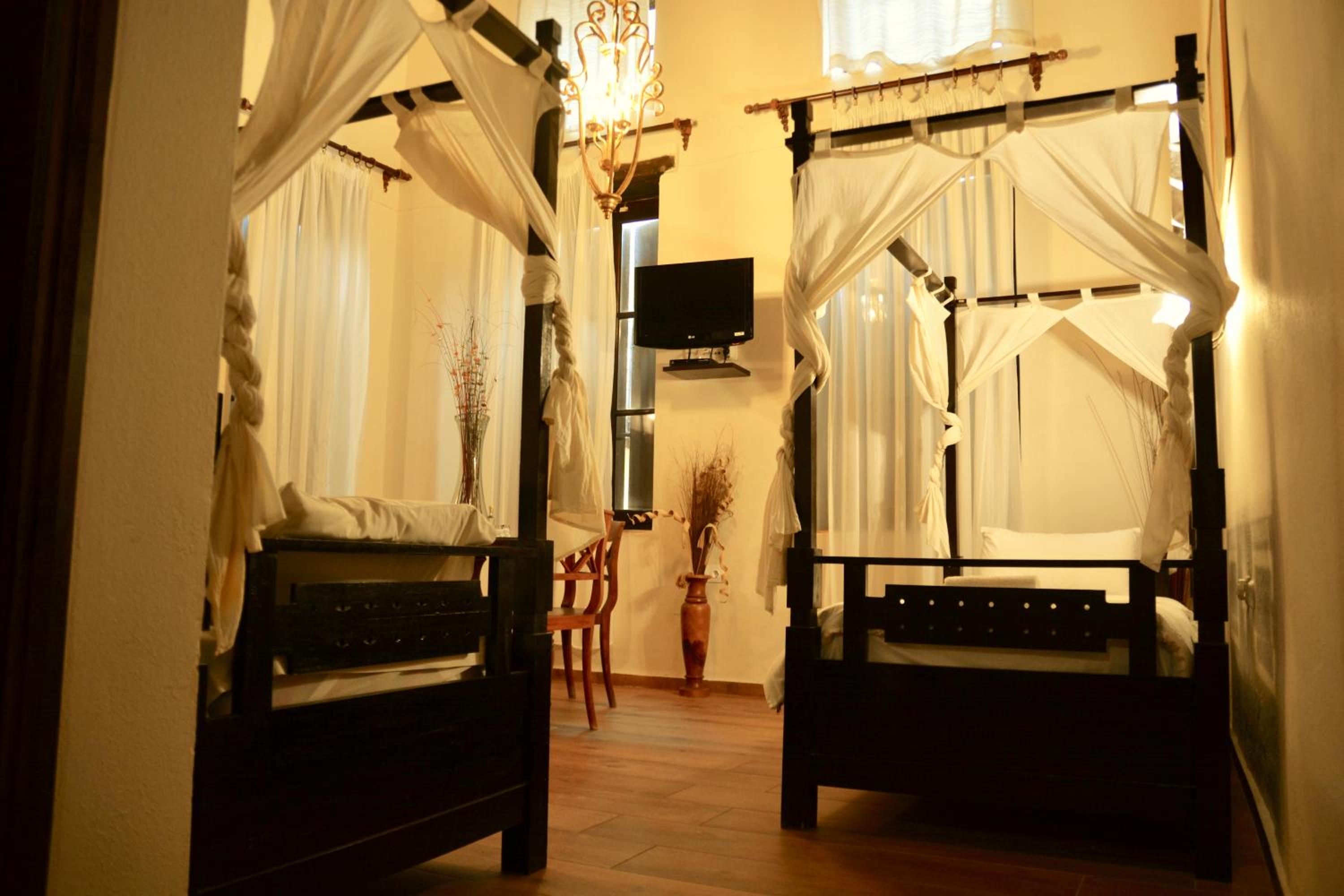 Superior Suite - Split Level - Photo 23