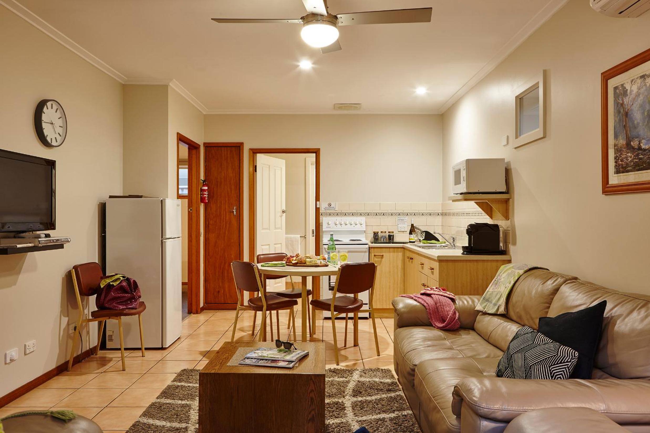 Two-Bedroom Apartment 5 photo 3