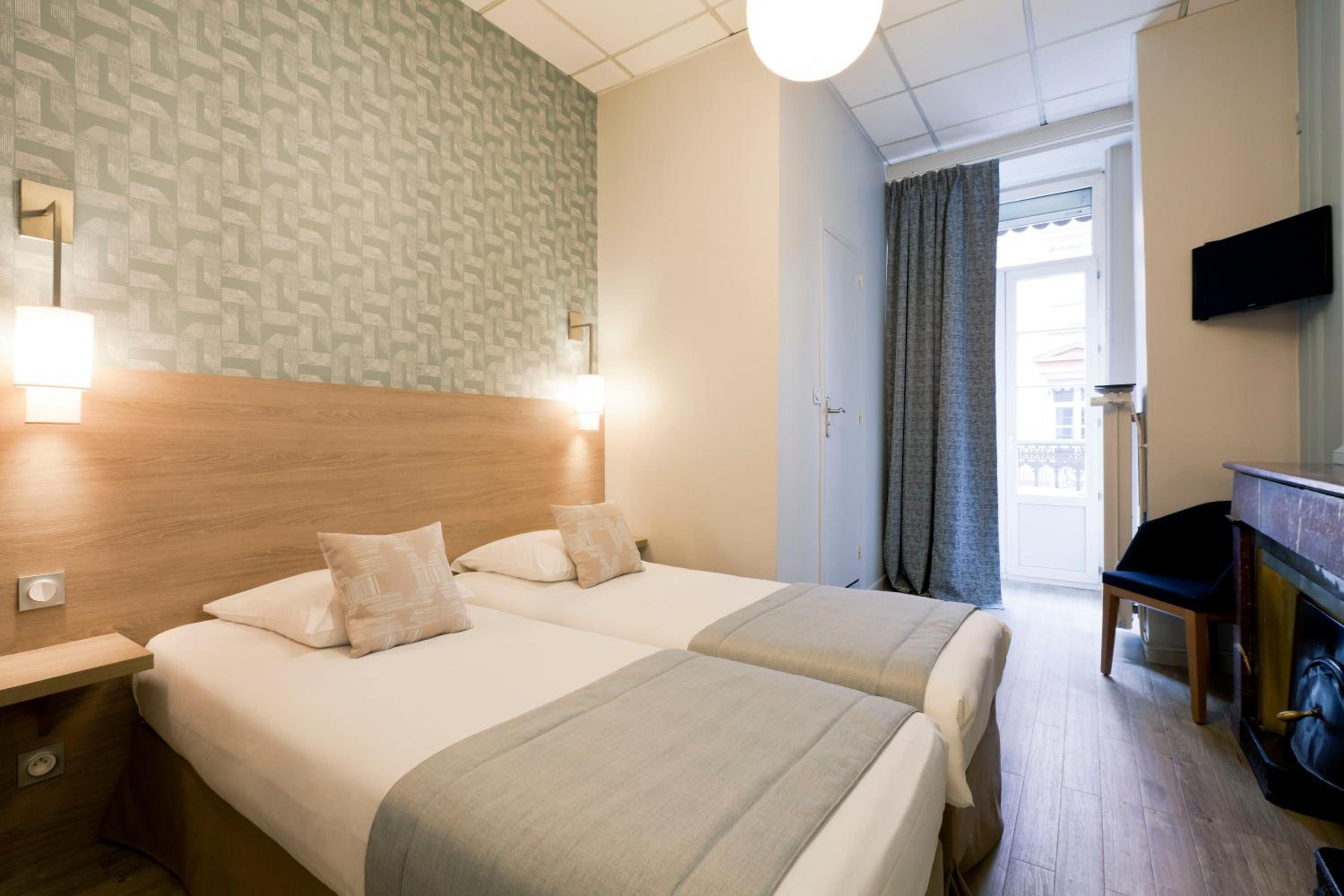 Superior Double Room - Photo 1