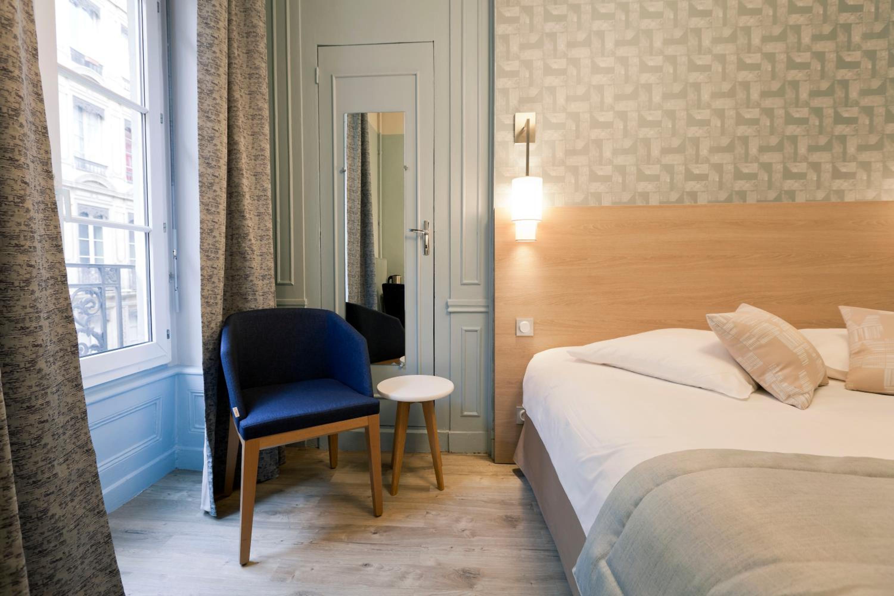 Superior Double Room - Photo 3