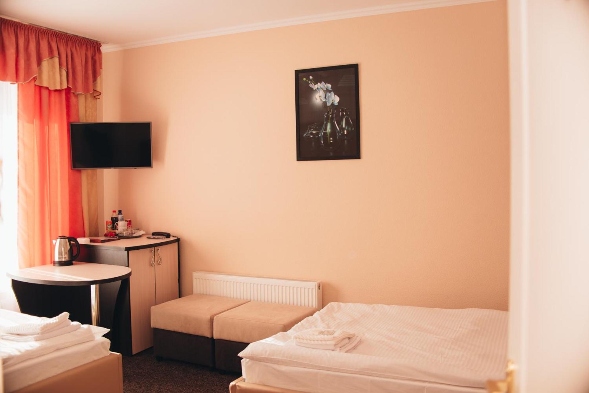 Superior Double Room with Two Double Beds photo 3