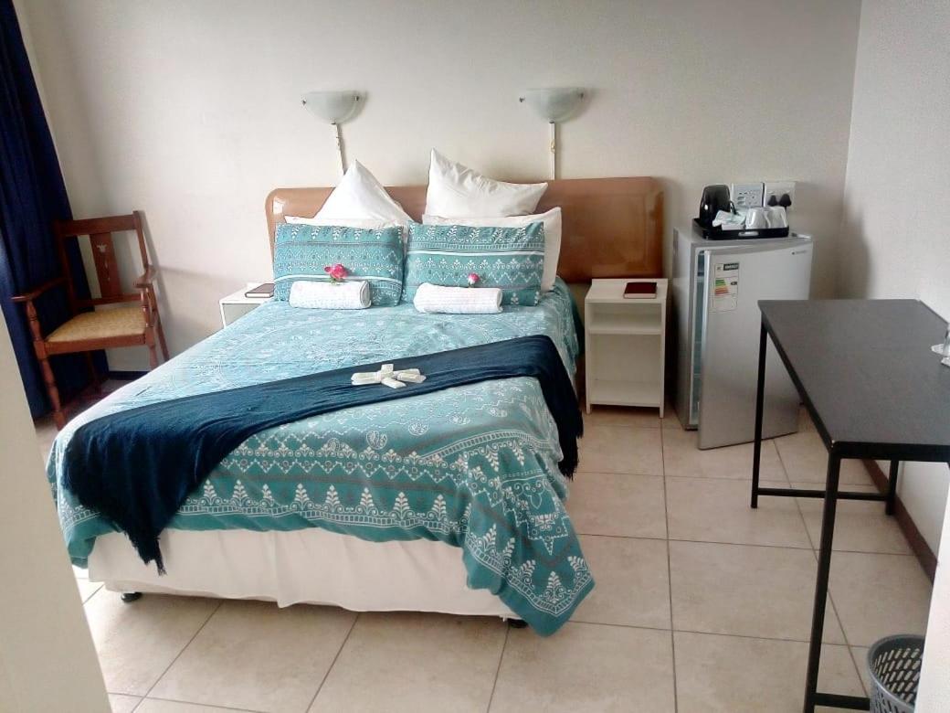 Double Room with Private Bathroom - Photo 4